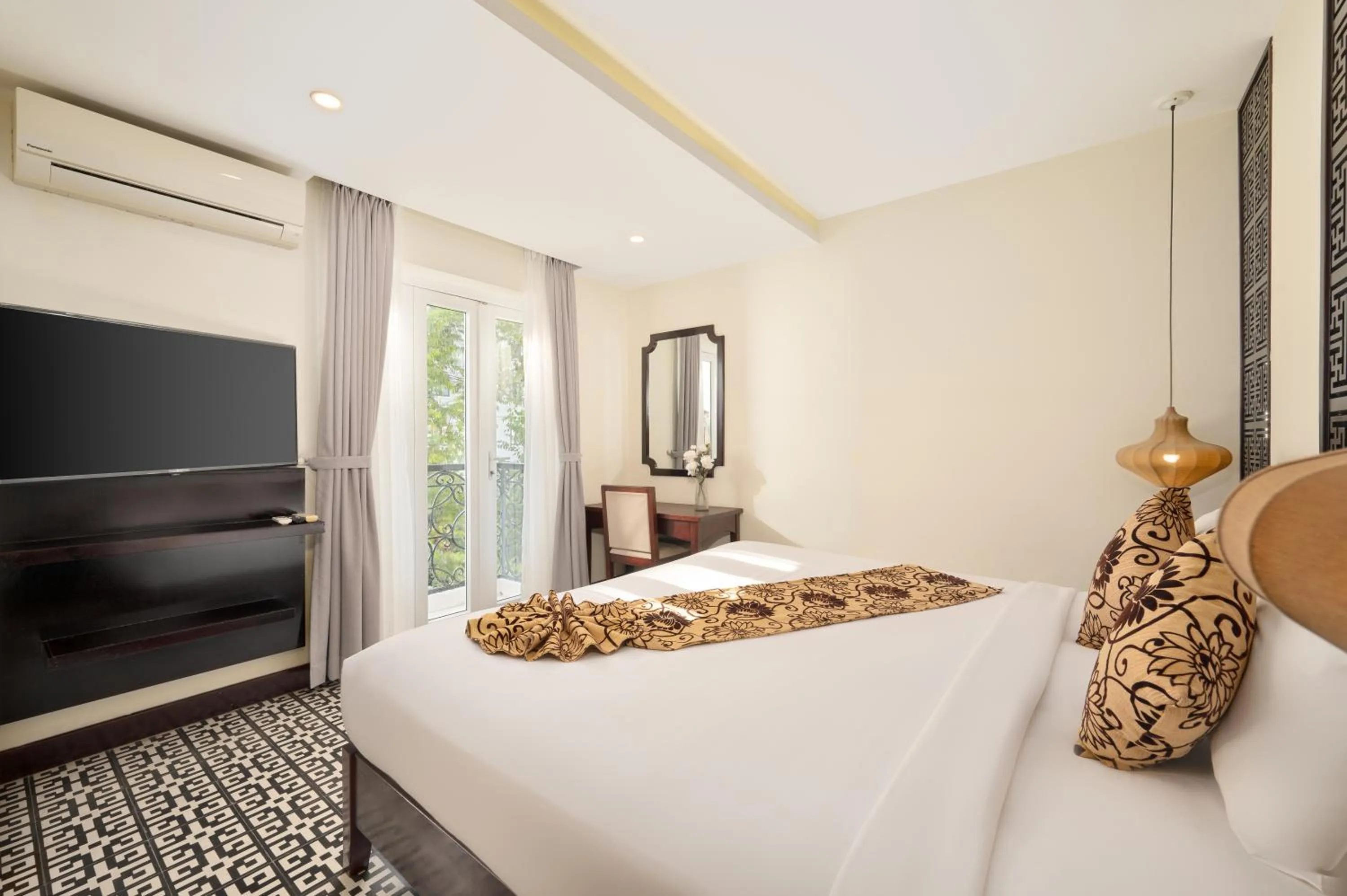 City view, Bed in Hoi An Canal House