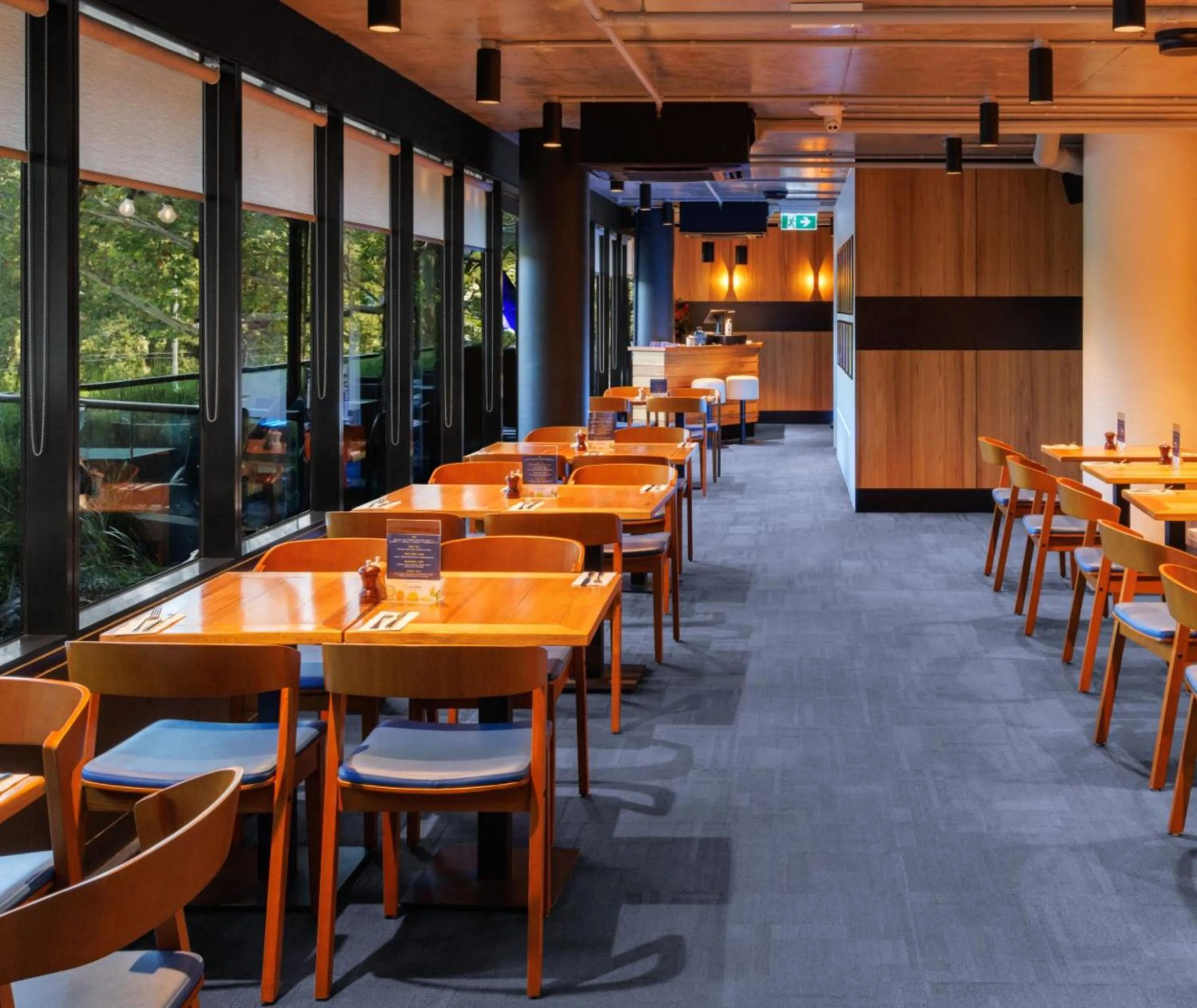 Restaurant/places to eat in Avani Melbourne Jazz Corner Residences