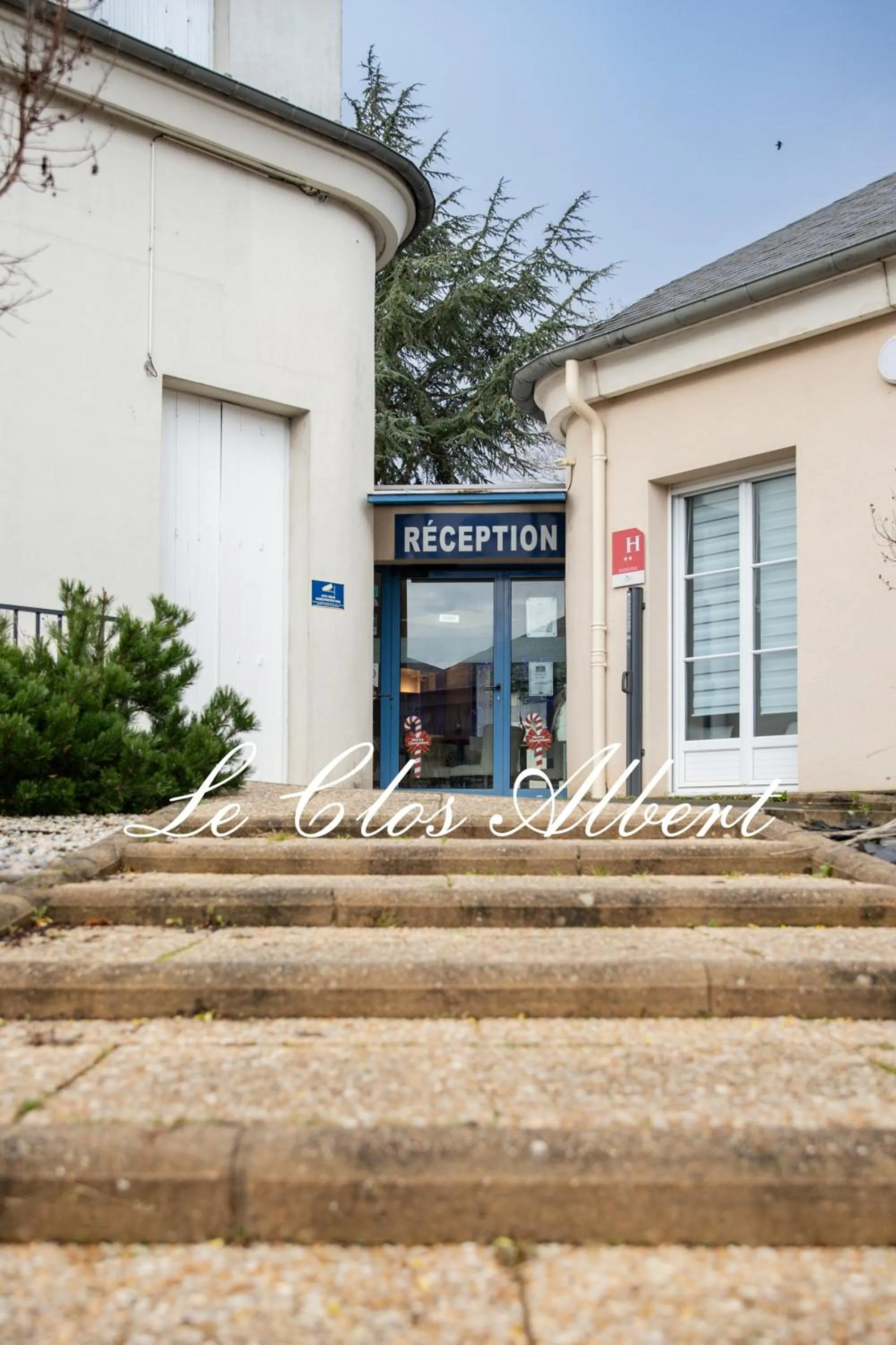 Property building in Le Clos Albert