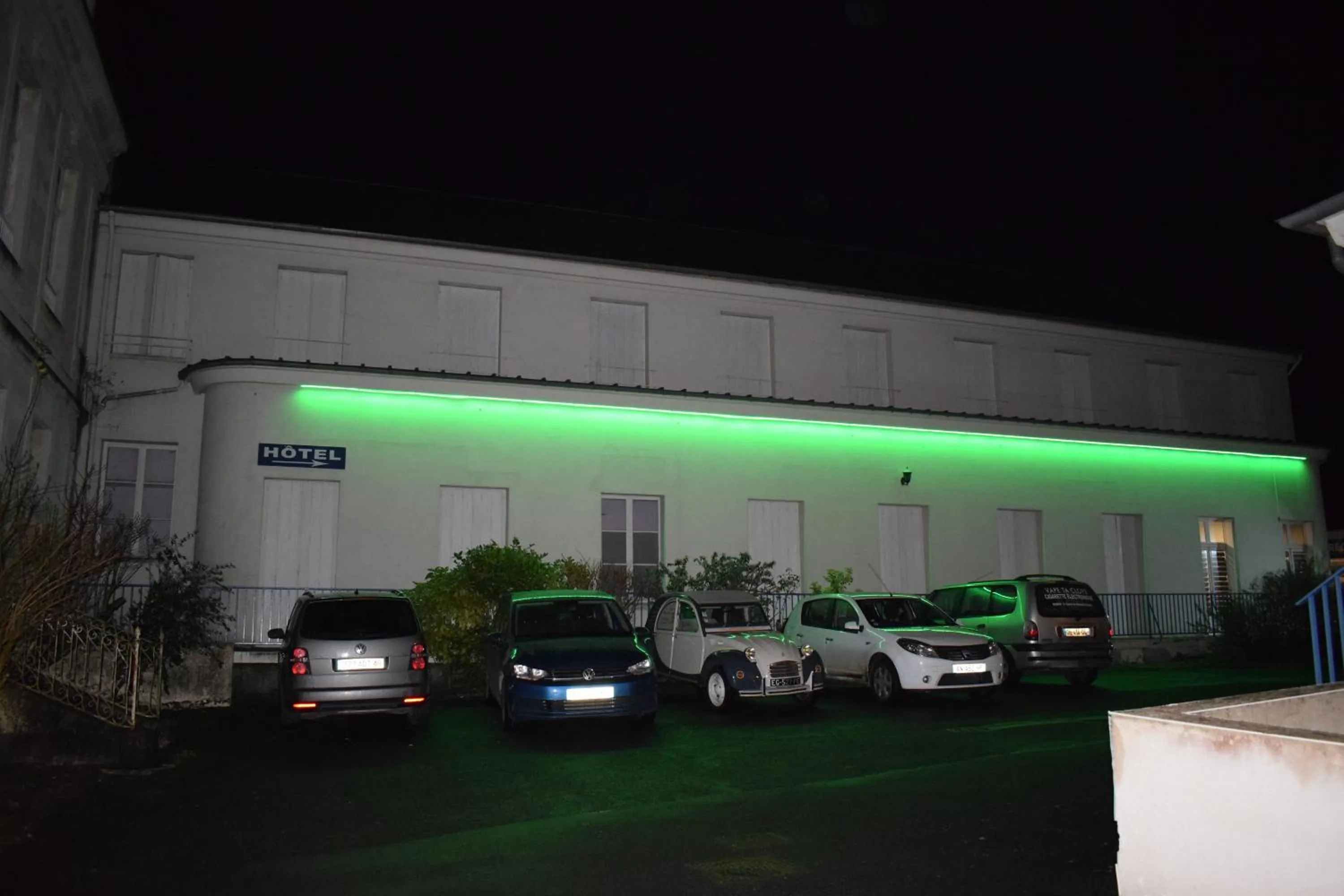 Facade/entrance in Le Clos Albert