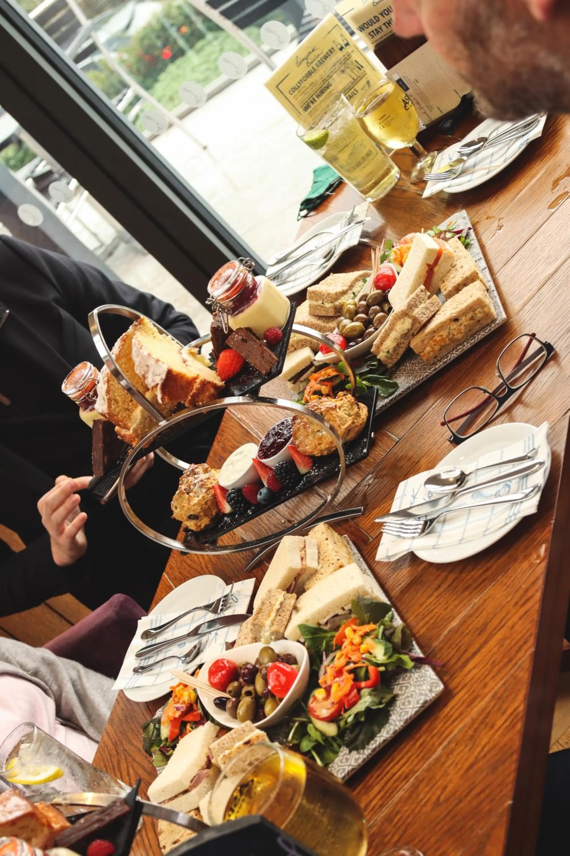 Food and drinks in The Peacock at Barlow
