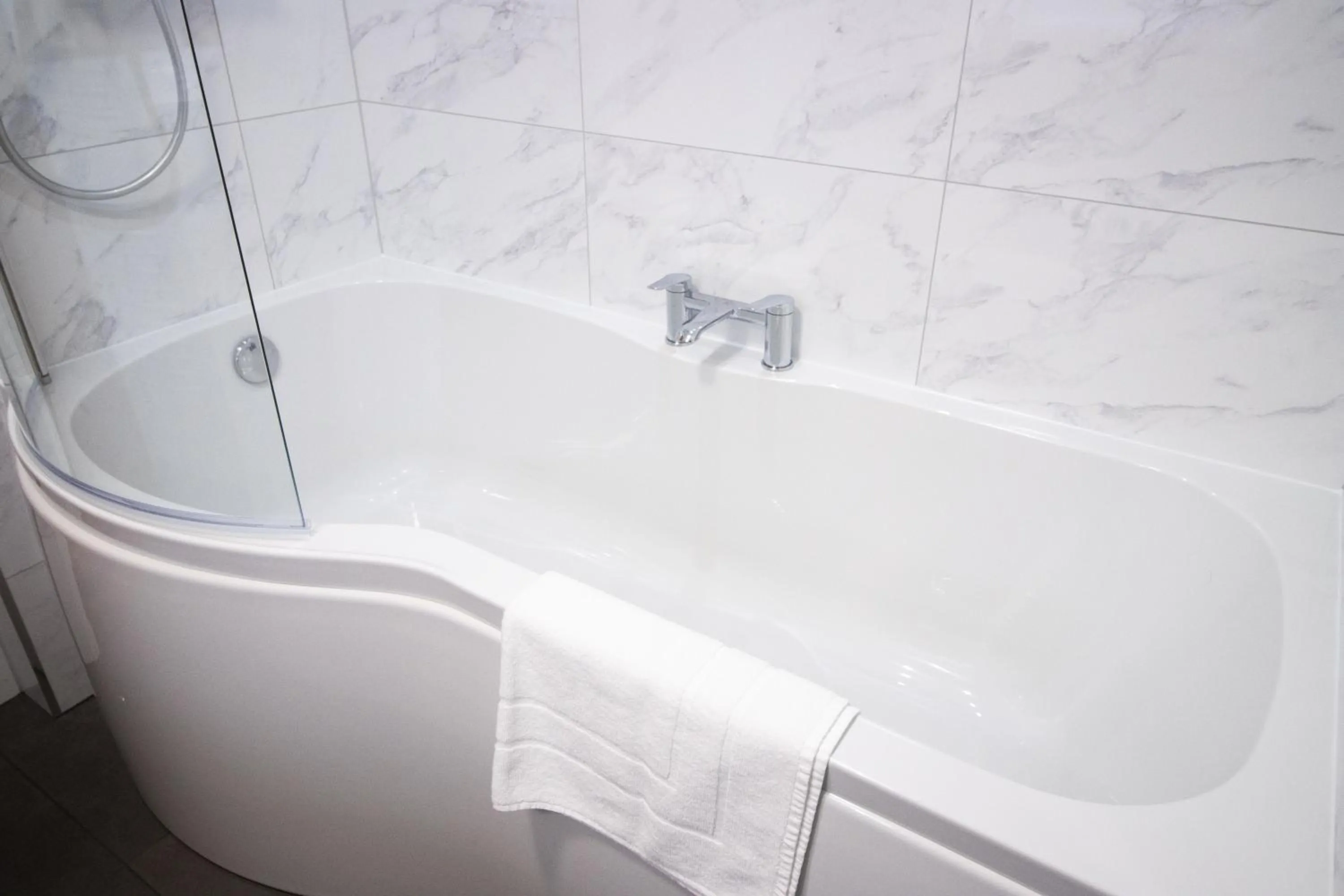 Bathroom in The Peacock at Barlow