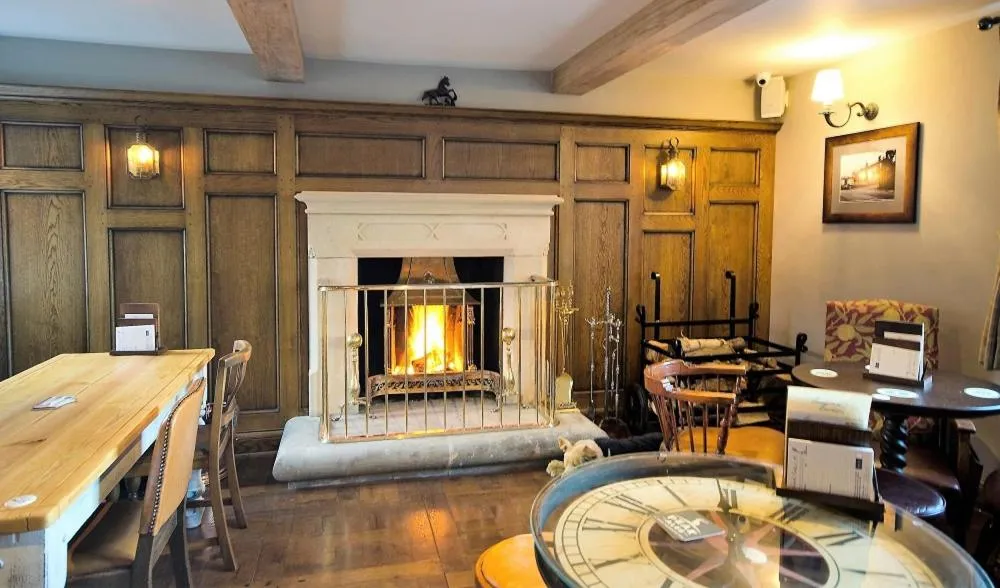 Restaurant/places to eat in The Peacock at Barlow