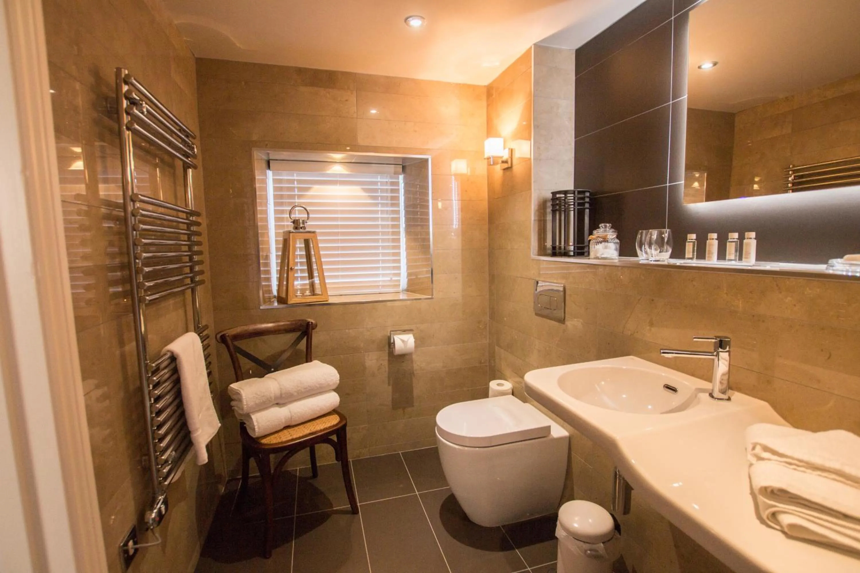 Toilet in The Peacock at Barlow