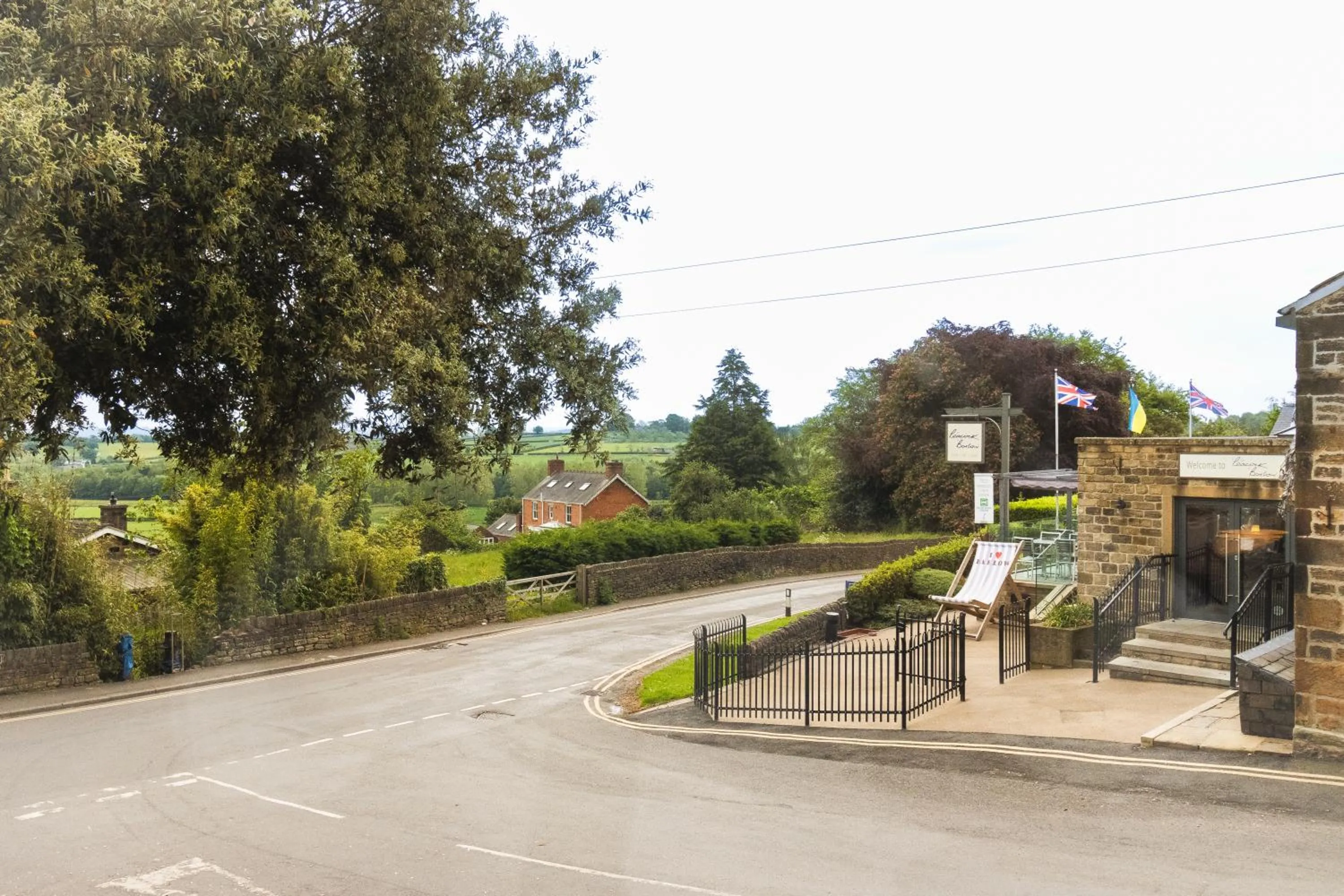 Day in The Peacock at Barlow