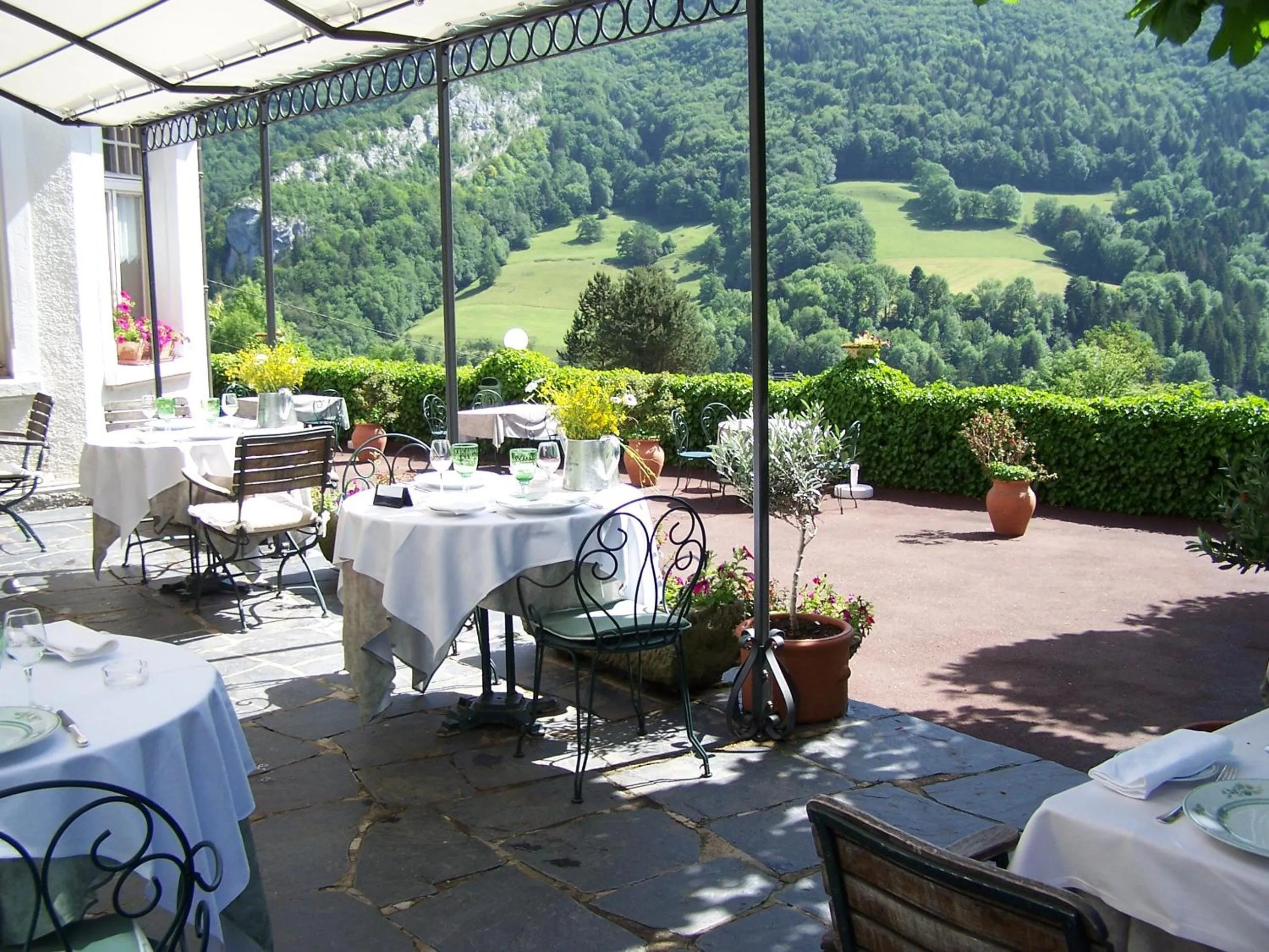 Restaurant/places to eat in Hôtel Restaurant Taillard