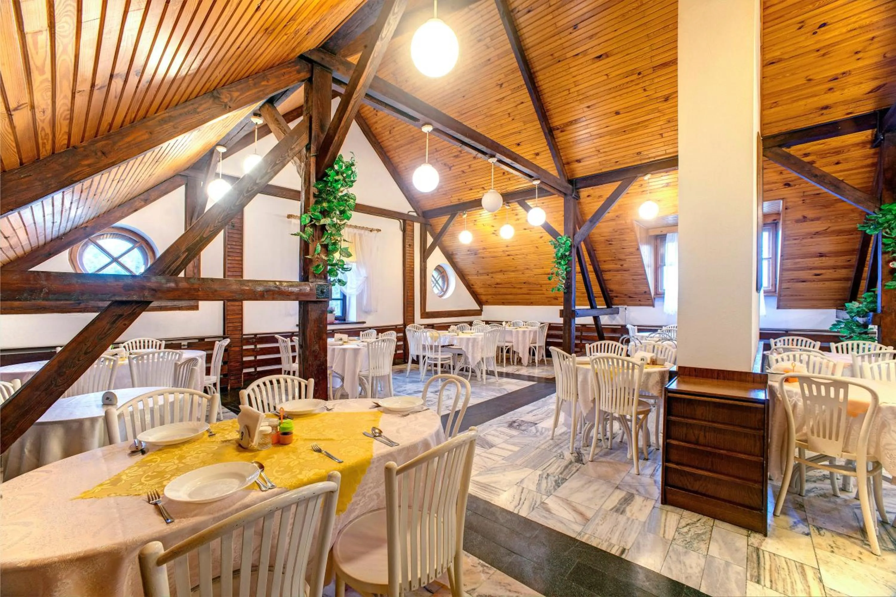 Restaurant/places to eat in Pod Jodłą