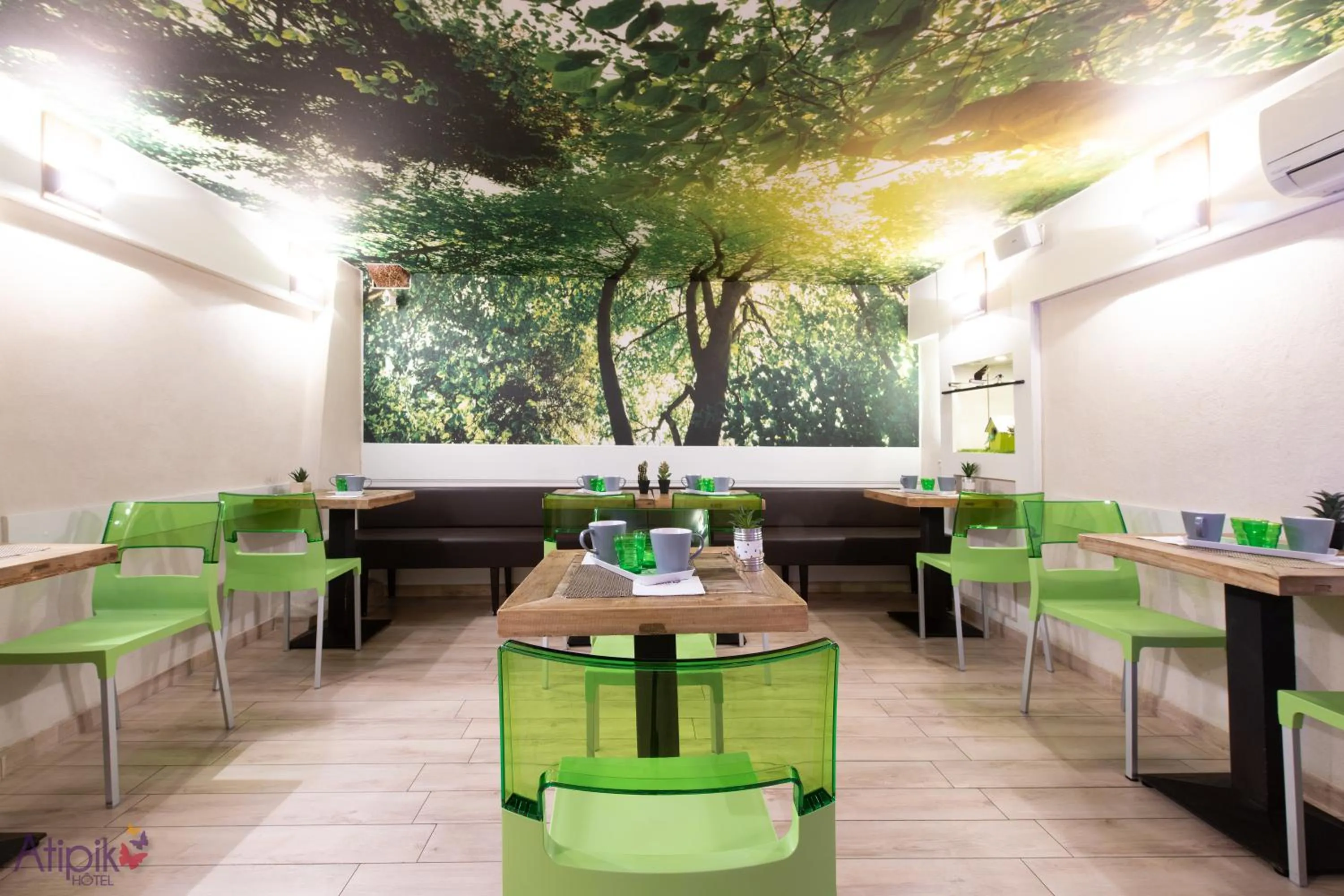 Dining area in Atipik Hôtel