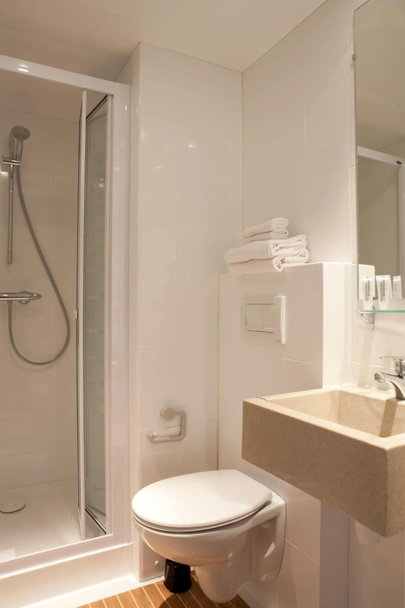 Toilet in Atipik Hôtel