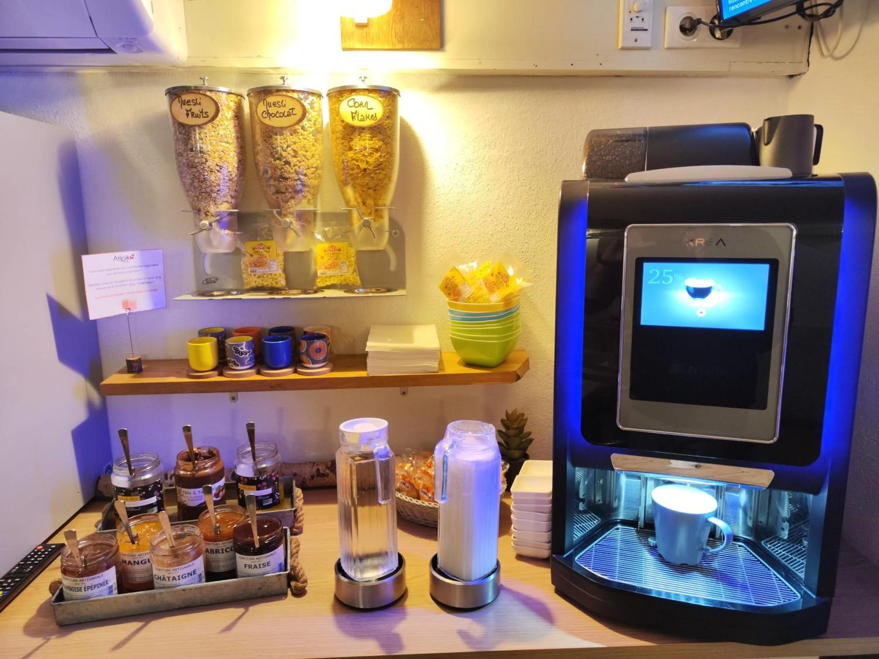 Breakfast in Atipik Hôtel