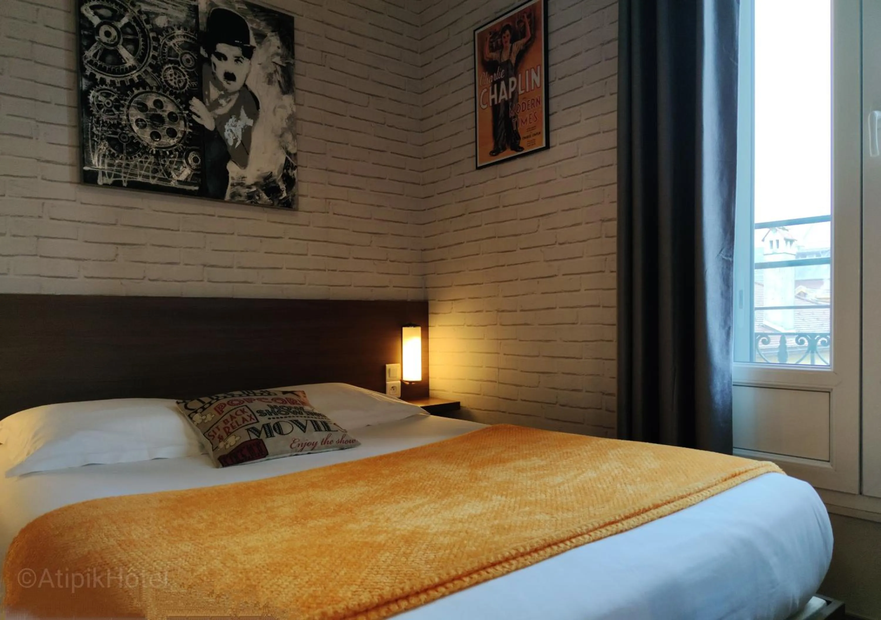 Bed in Atipik Hôtel