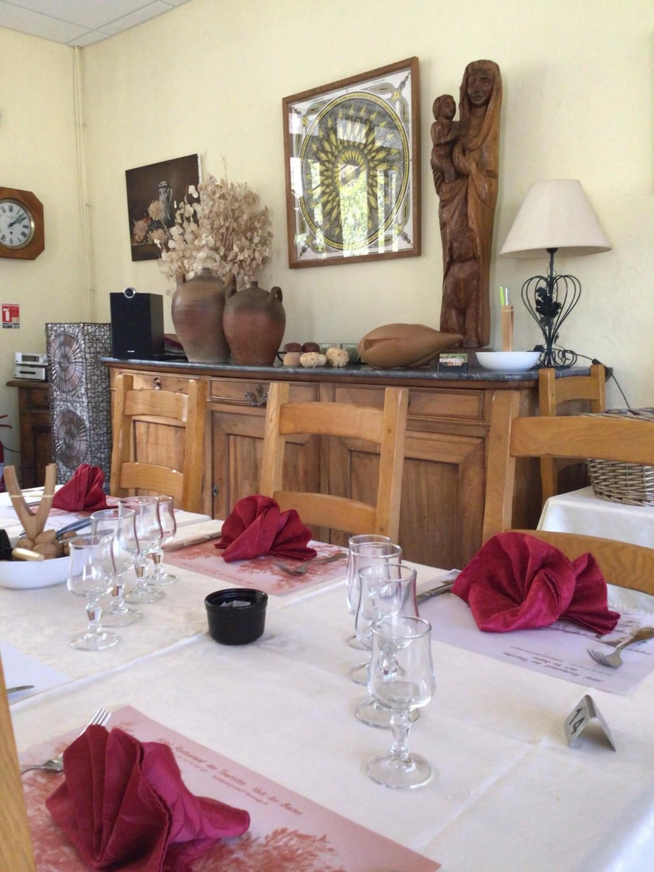 Restaurant/places to eat in Hôtel Restaurant Les Touristes