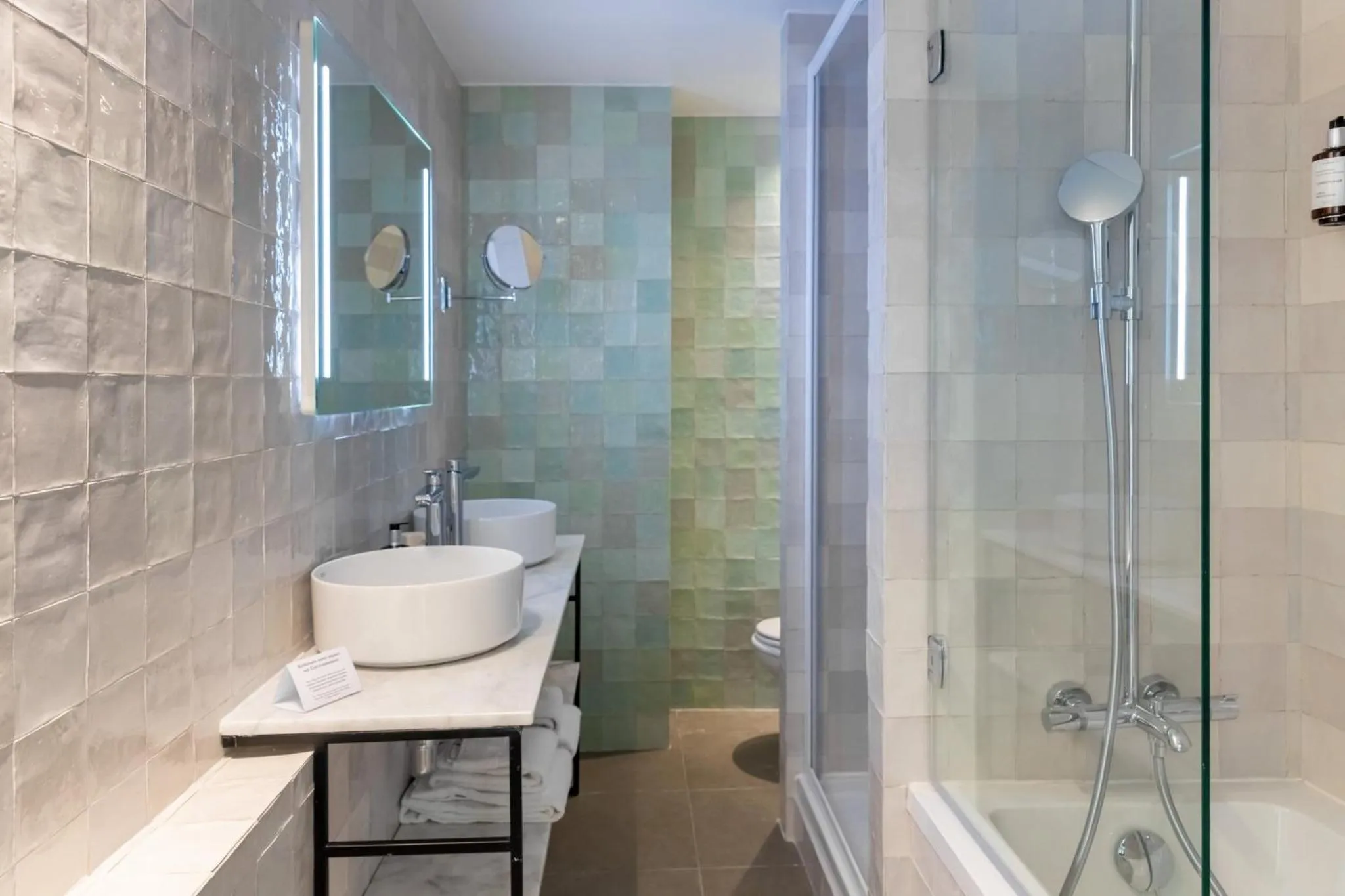 Bathroom in voco Paris Montparnasse by IHG