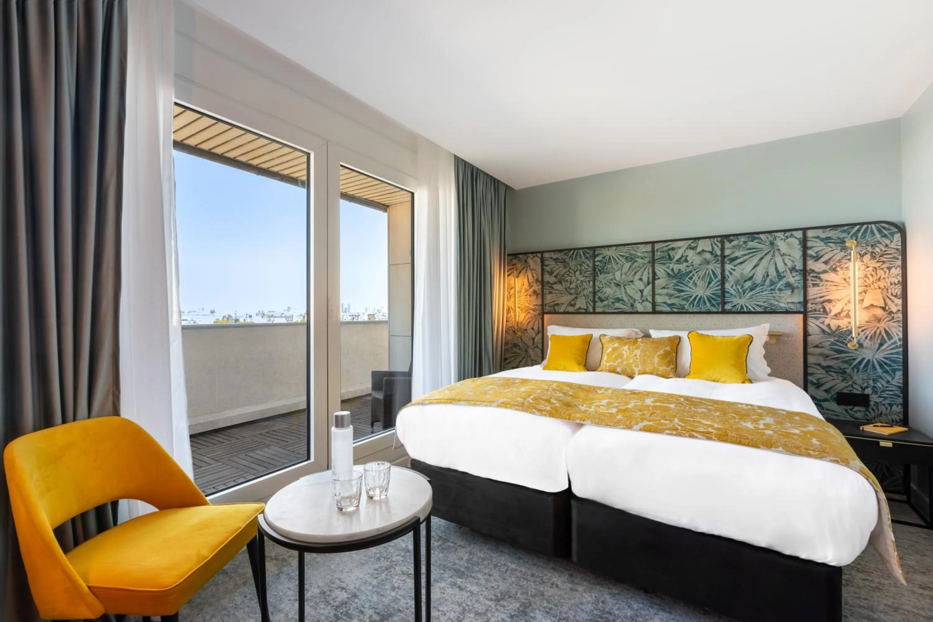 Bed in voco Paris Montparnasse by IHG