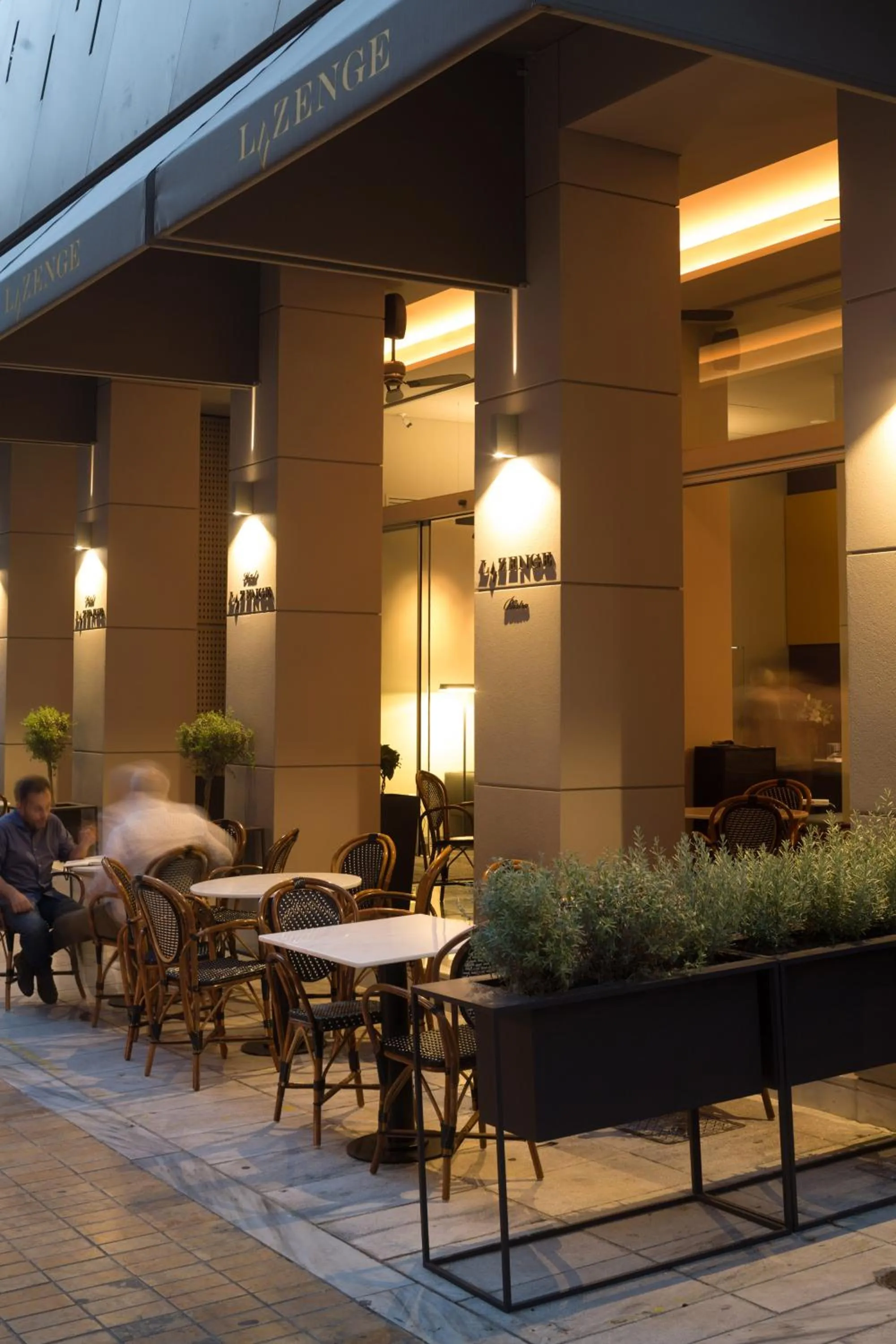 Restaurant/places to eat in Hotel Lozenge