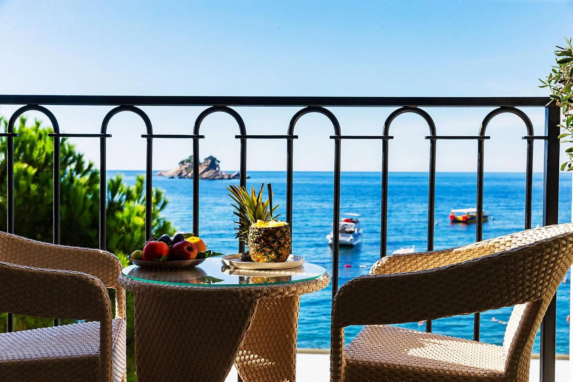 Sea view in Hotel Riva by Aycon