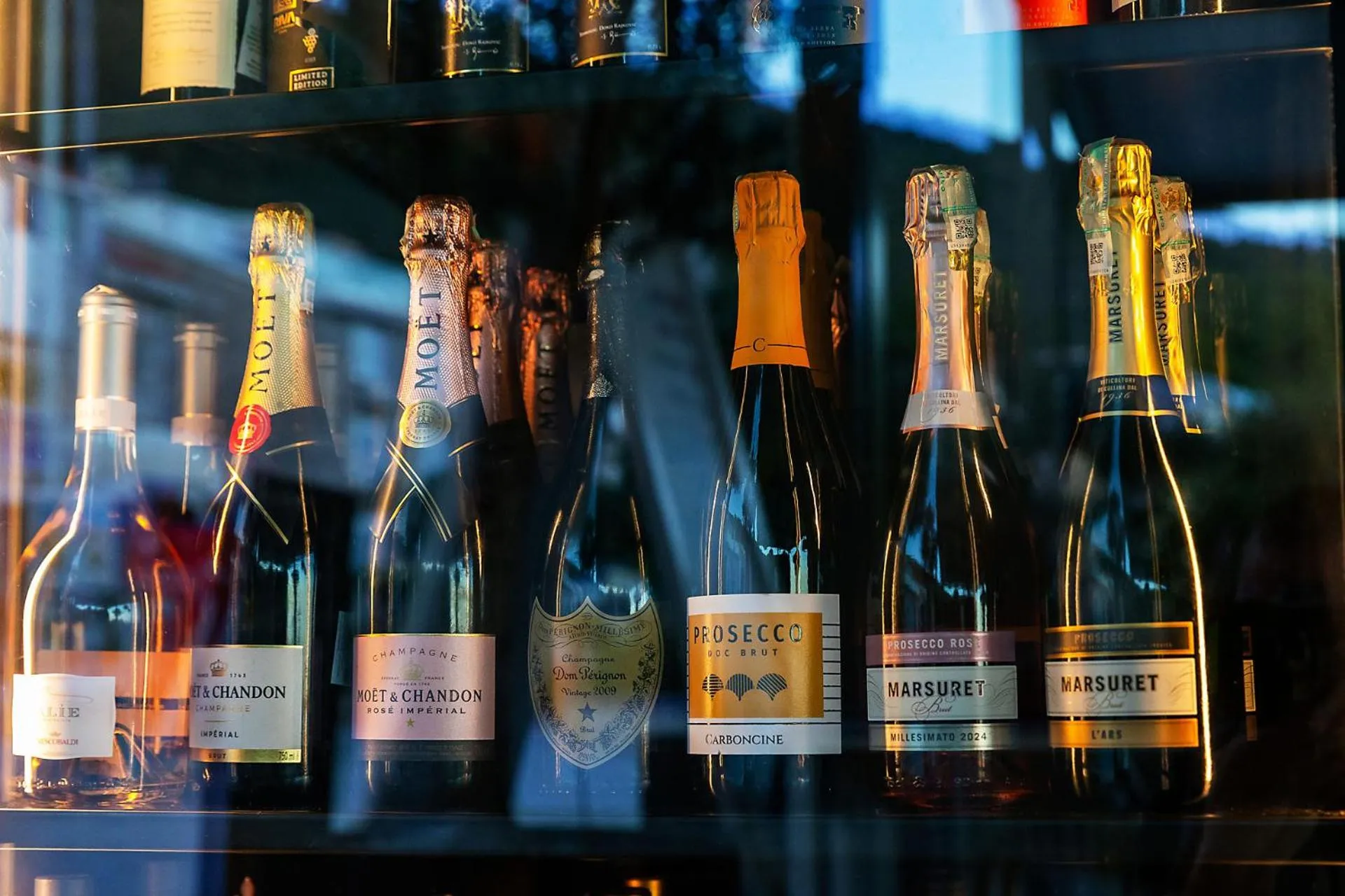 Lounge or bar in Hotel Riva by Aycon