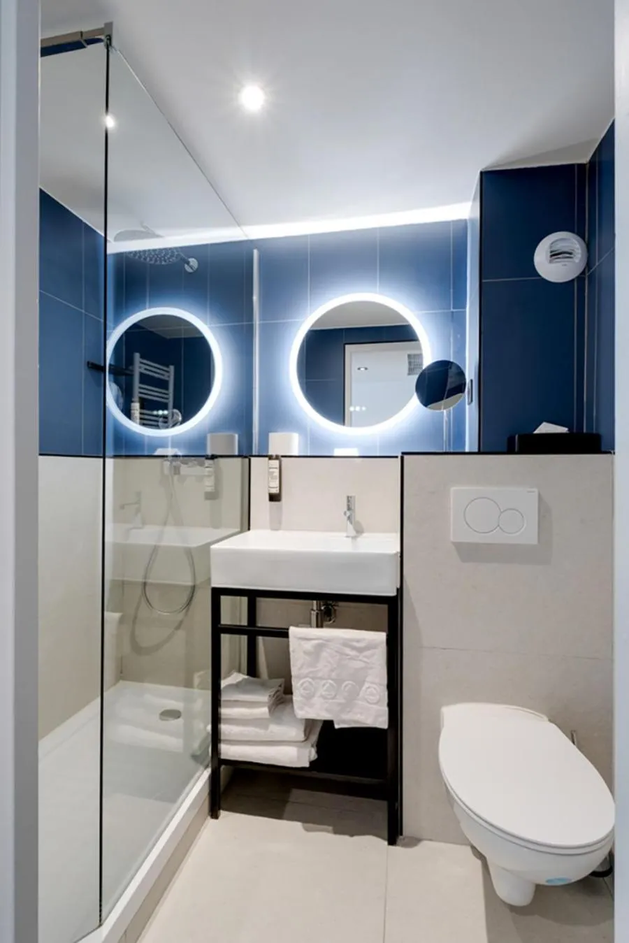 Bathroom in Best Western Kobalt Annecy Nord - Epagny