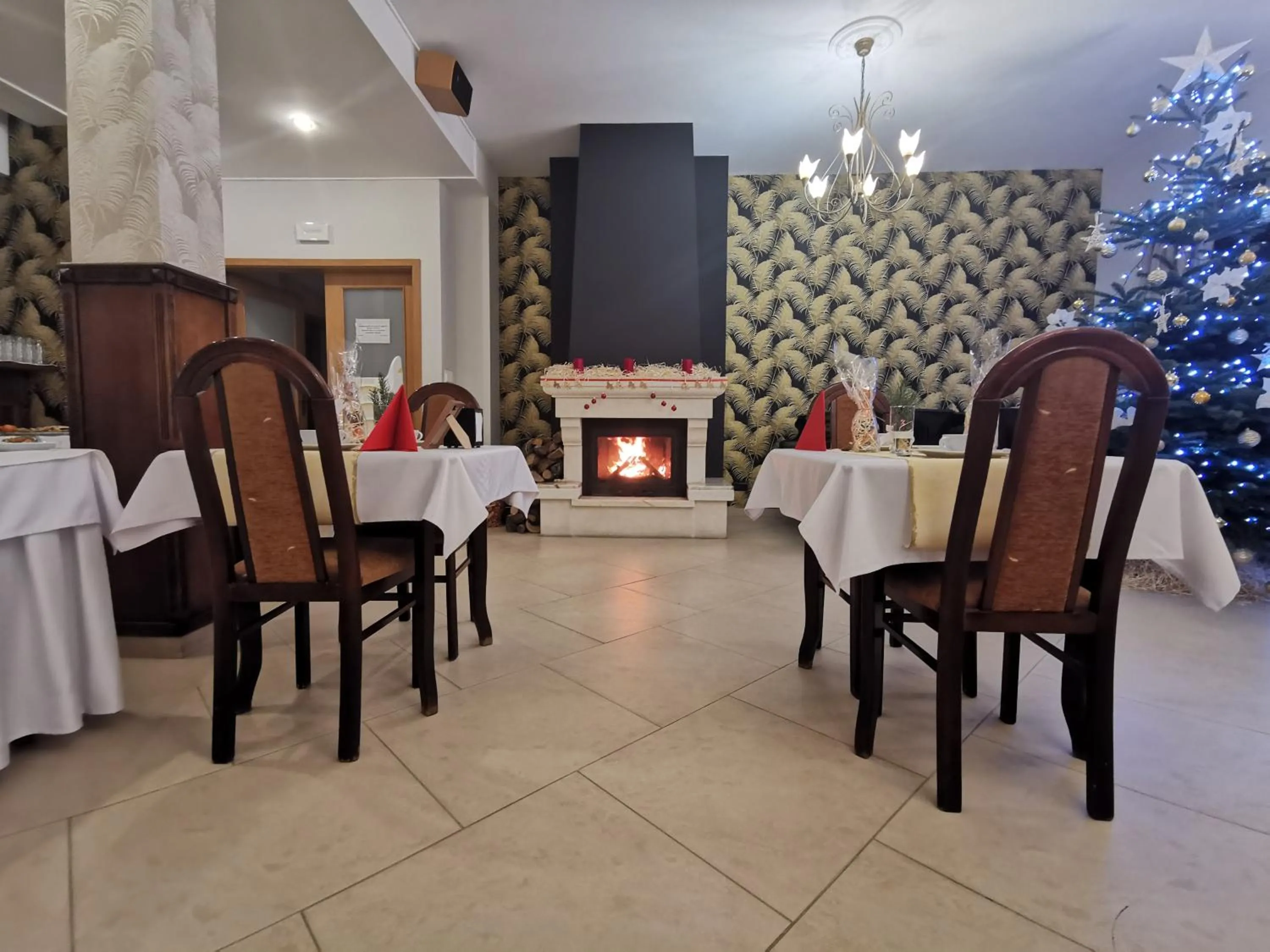 Restaurant/places to eat in Paradiso Park