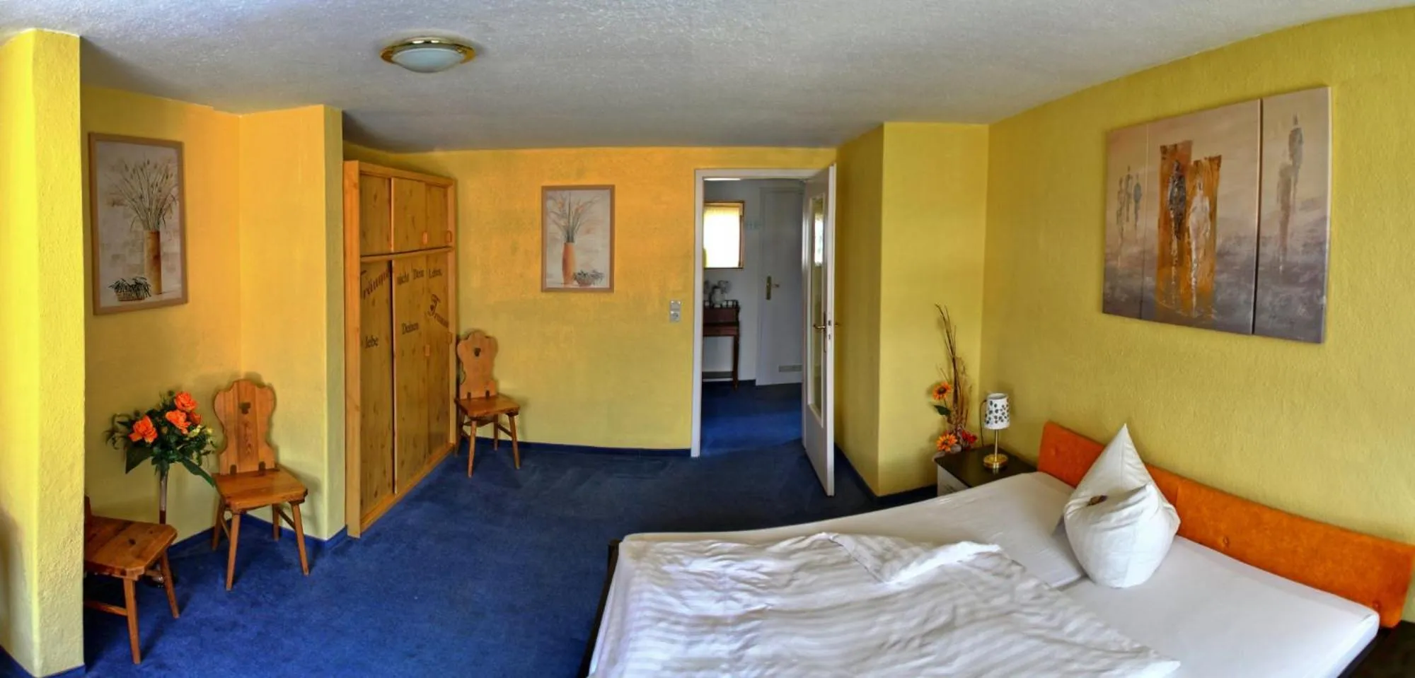 Decorative detail, Bed in Hotel Schwarzes Ross Siebenlehn