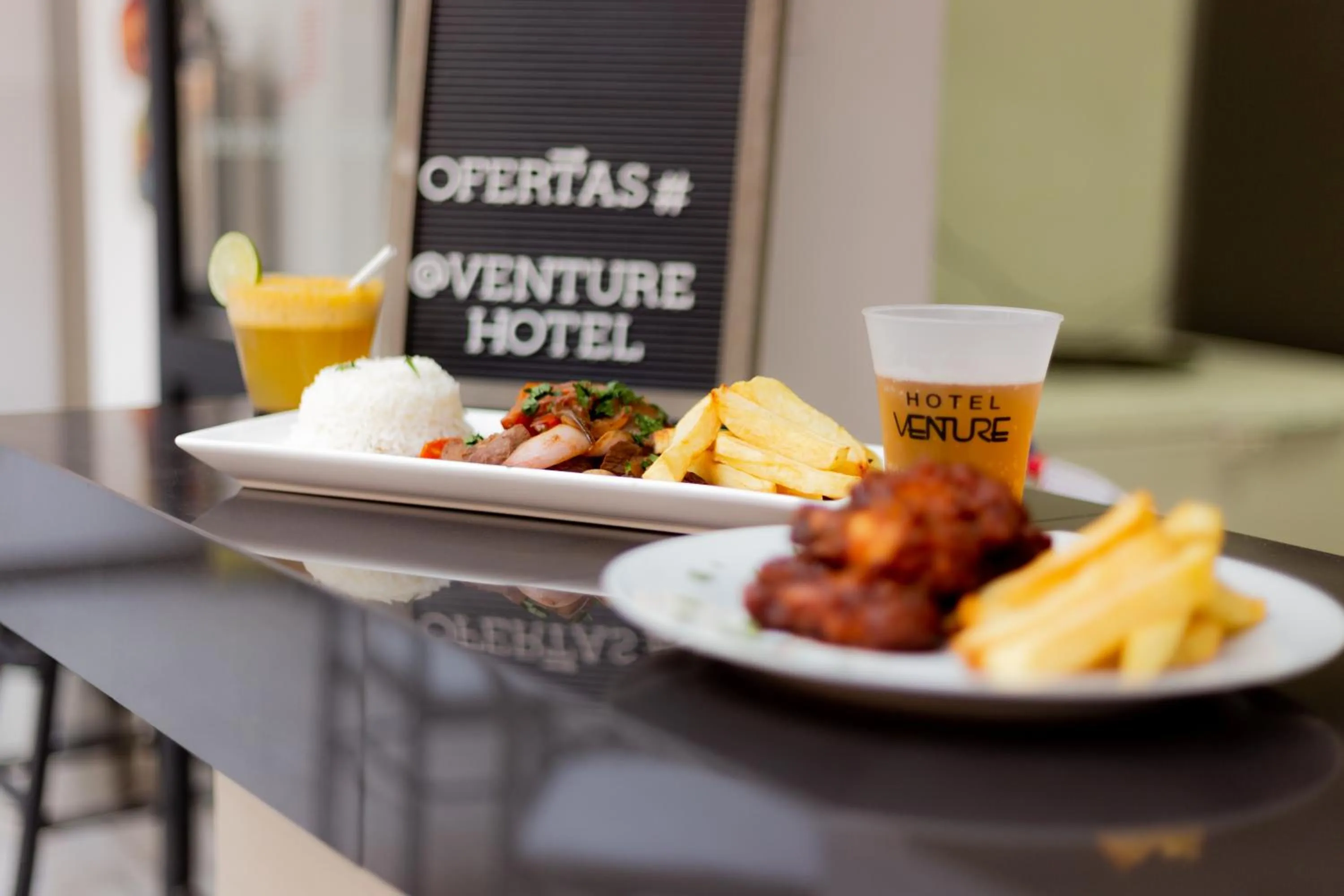 Restaurant/places to eat in Hotel Venture