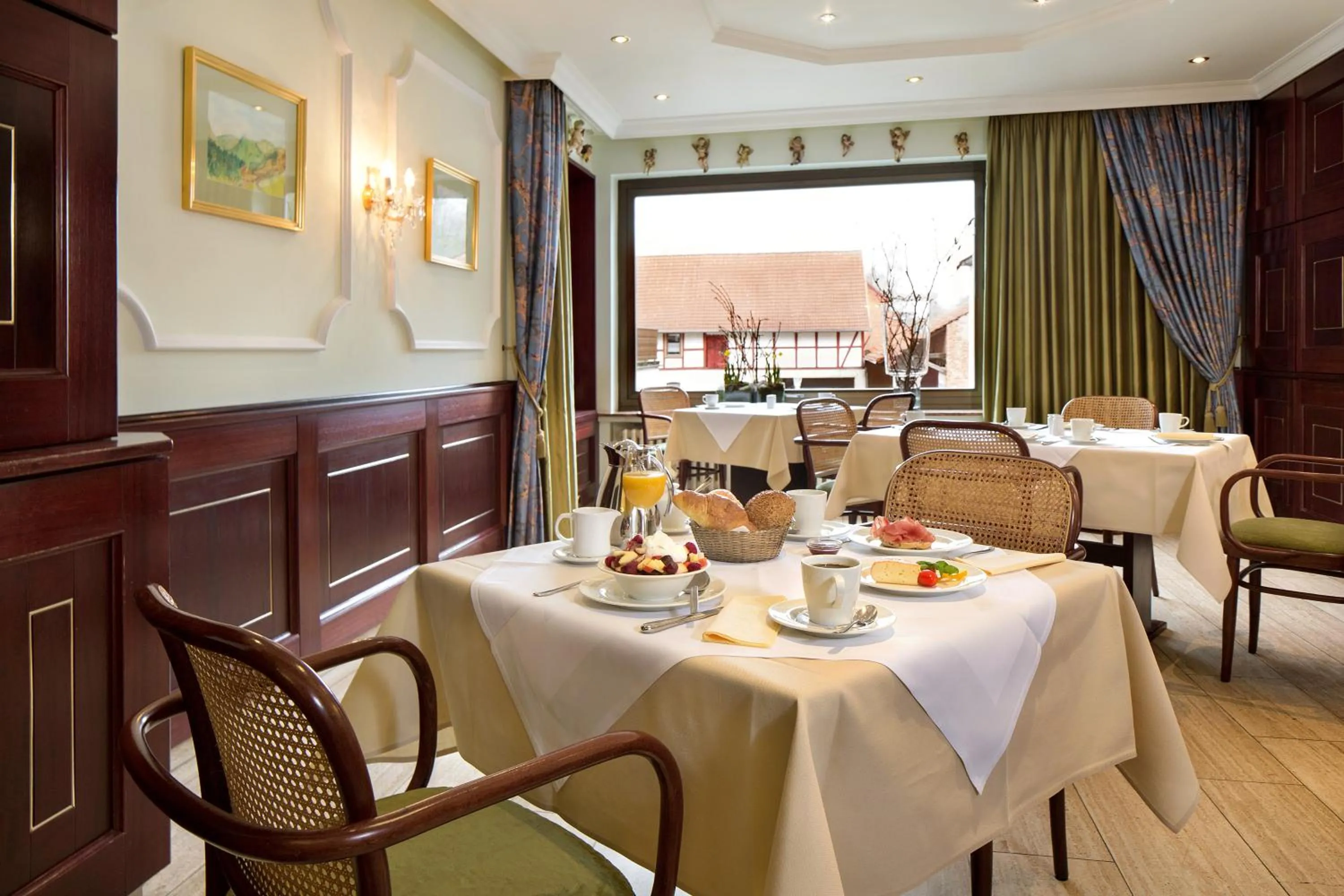 Restaurant/places to eat in Der Kronprinz