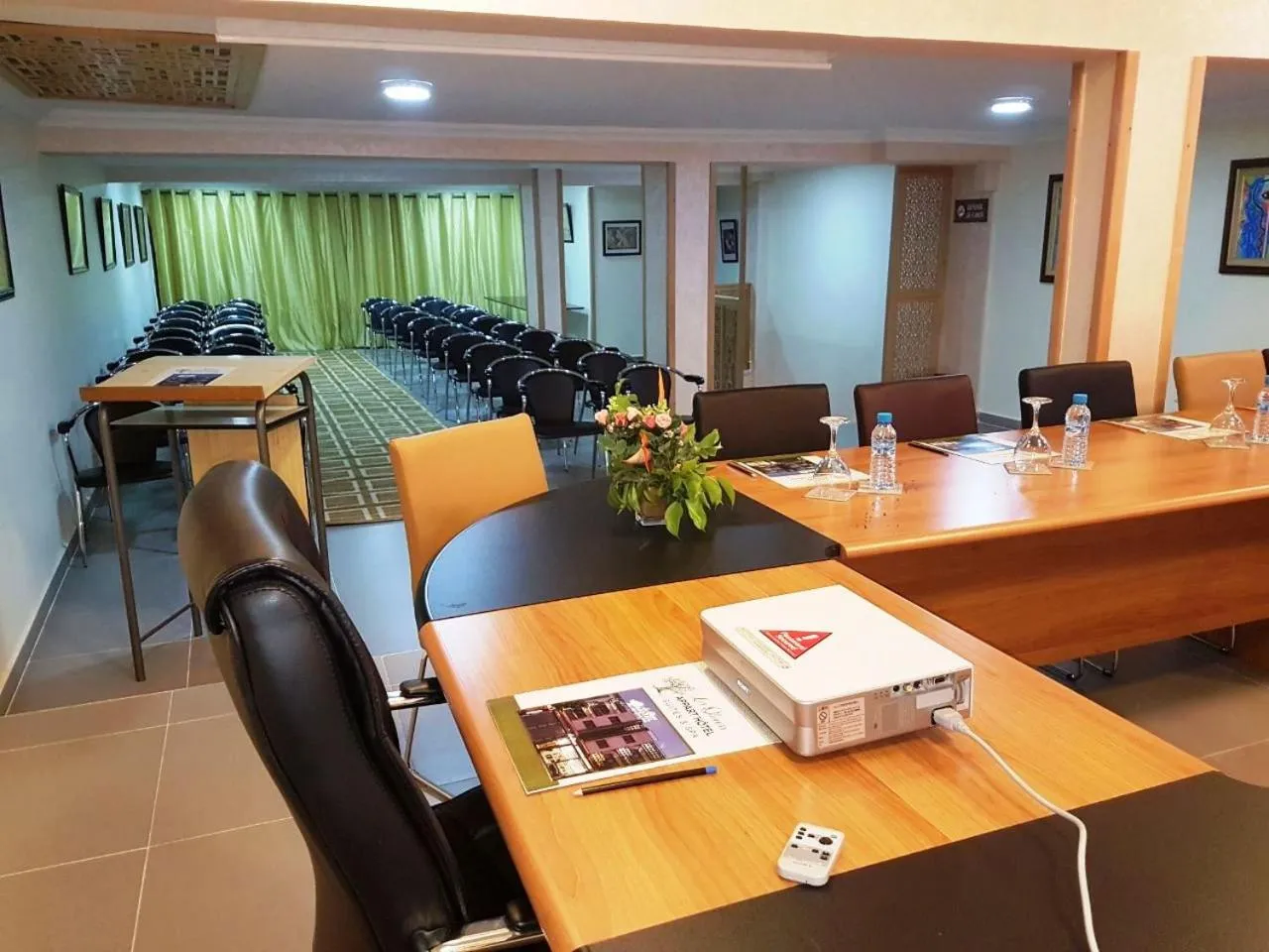 Business facilities in Aparthotel Les Oliviers Suites & Spa