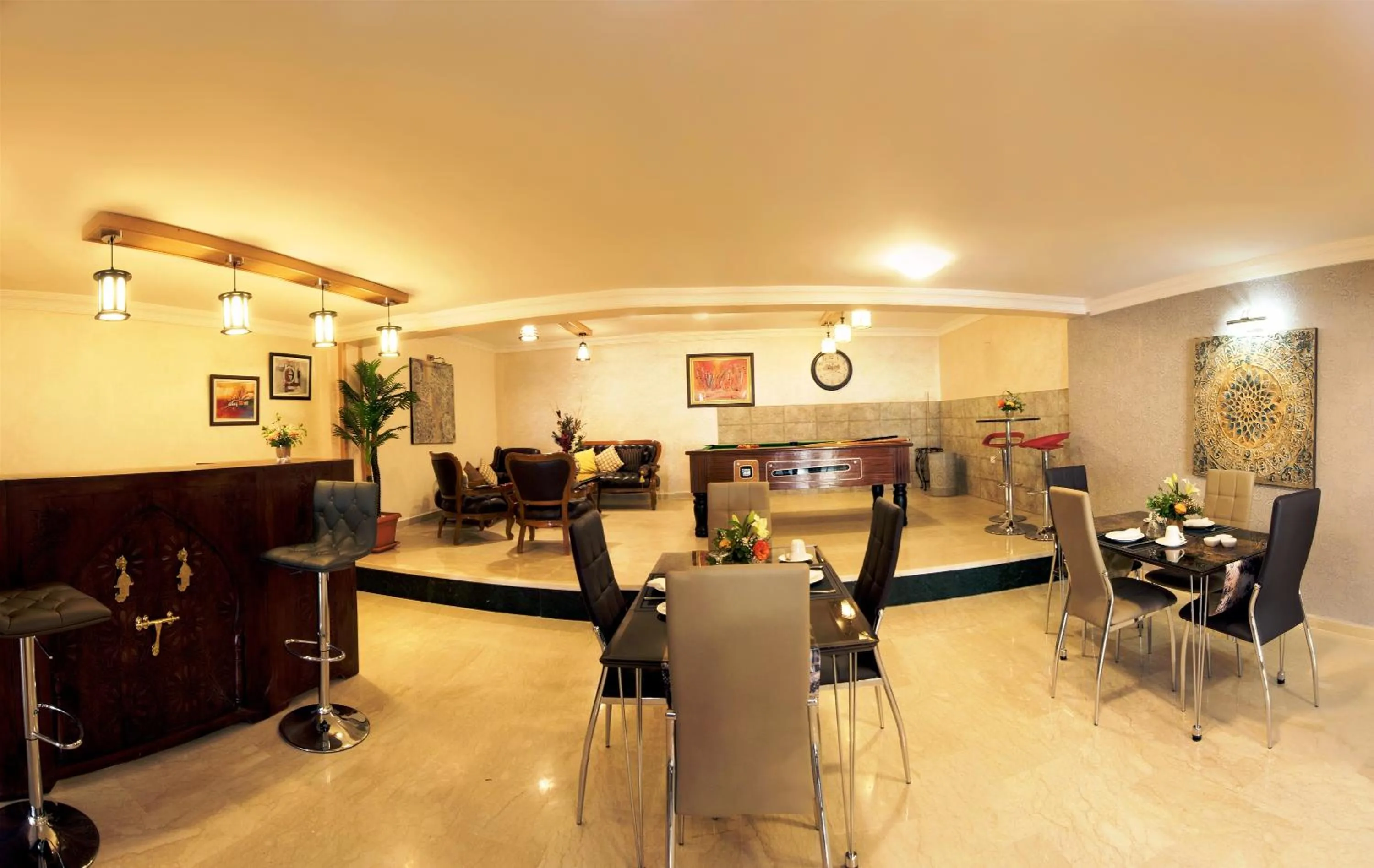 Library in Aparthotel Les Oliviers Suites & Spa