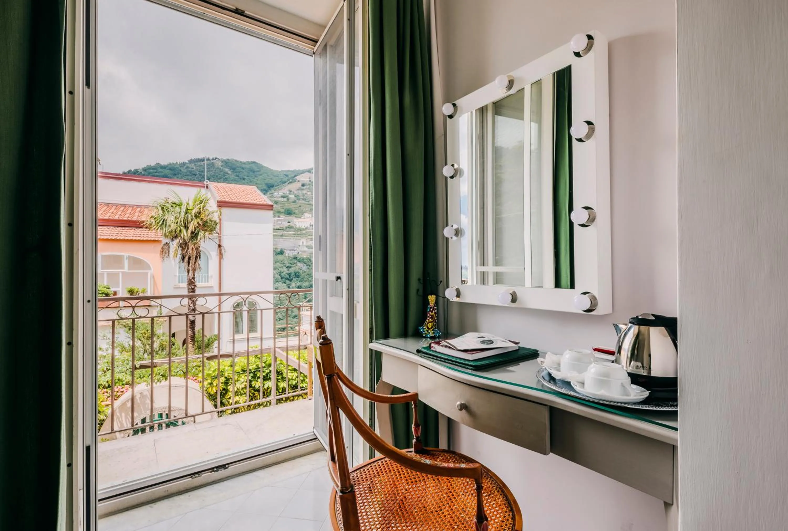 Coffee/tea facilities in Hotel Villa Maria