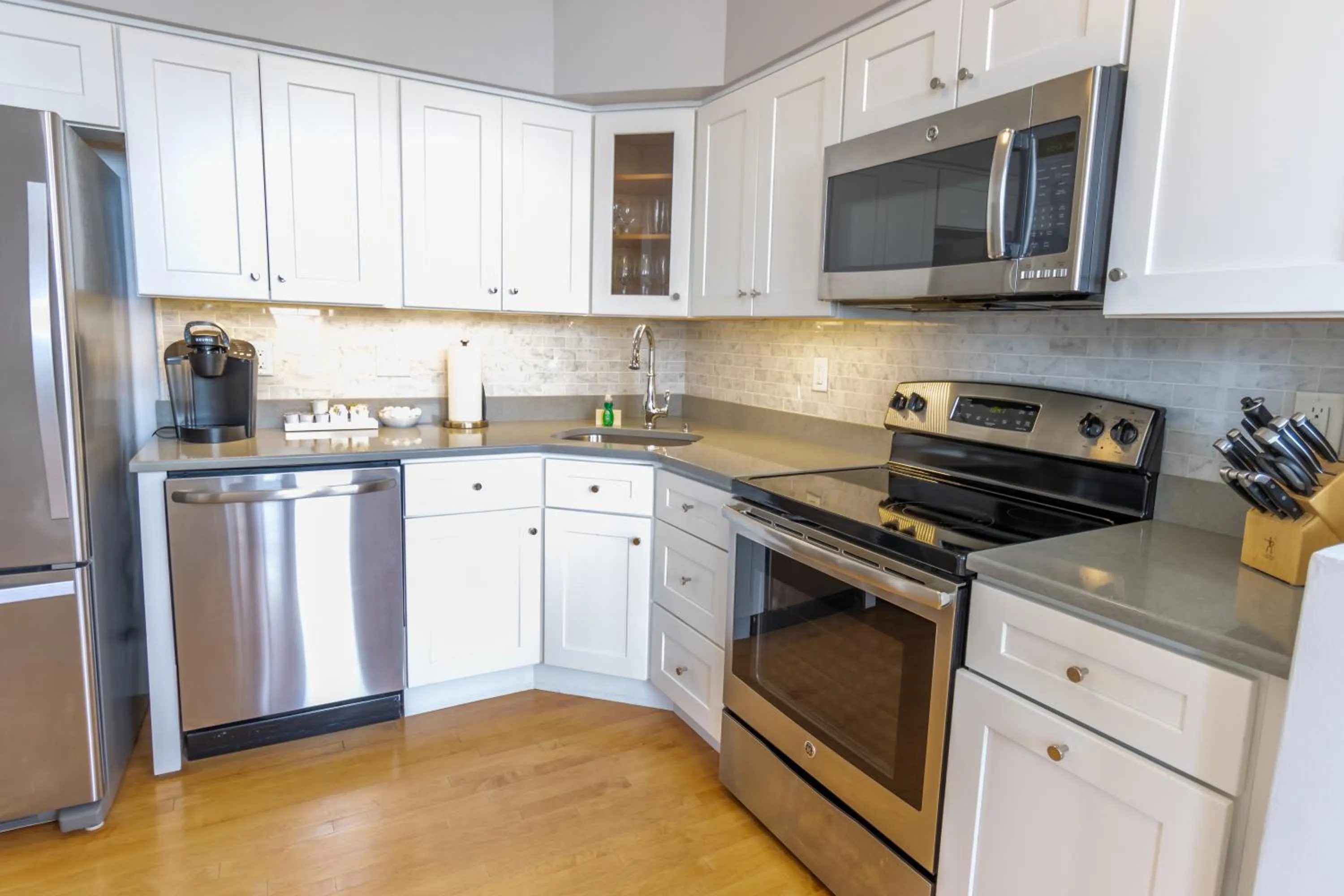 The Newport Lofts - 194 Thames Street