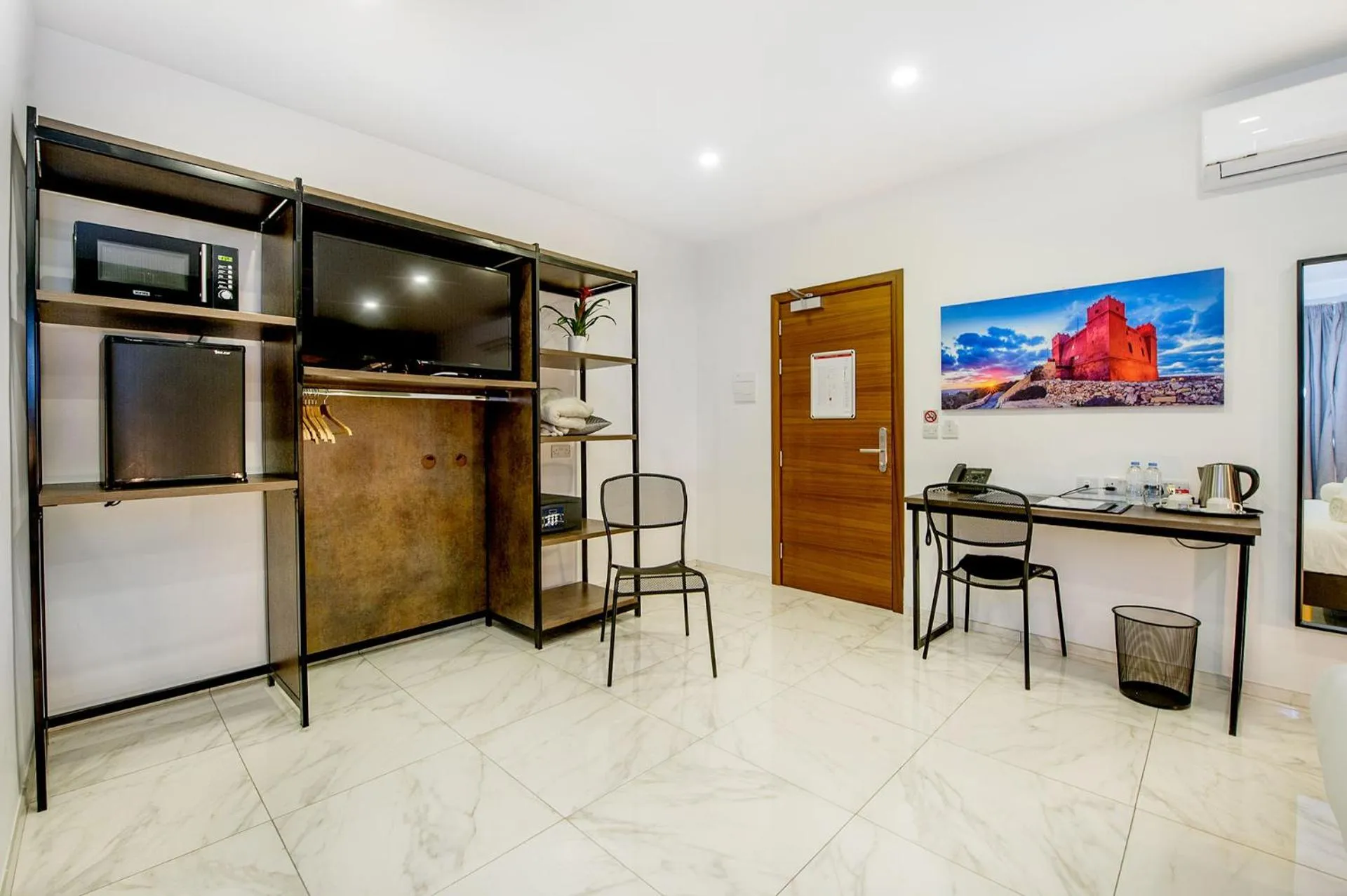 TV and multimedia in South Wind Guesthouse