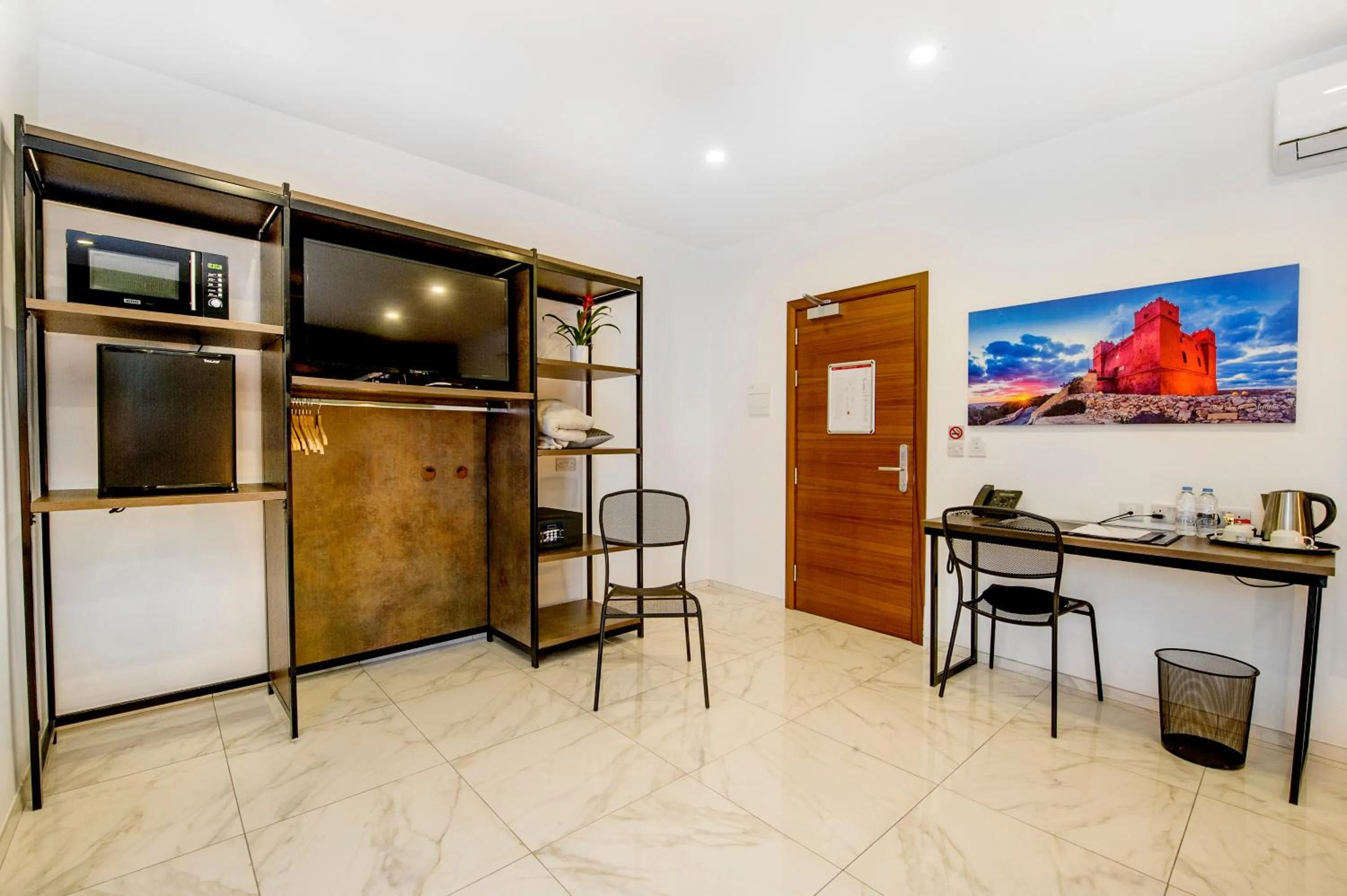 TV and multimedia in South Wind Guesthouse