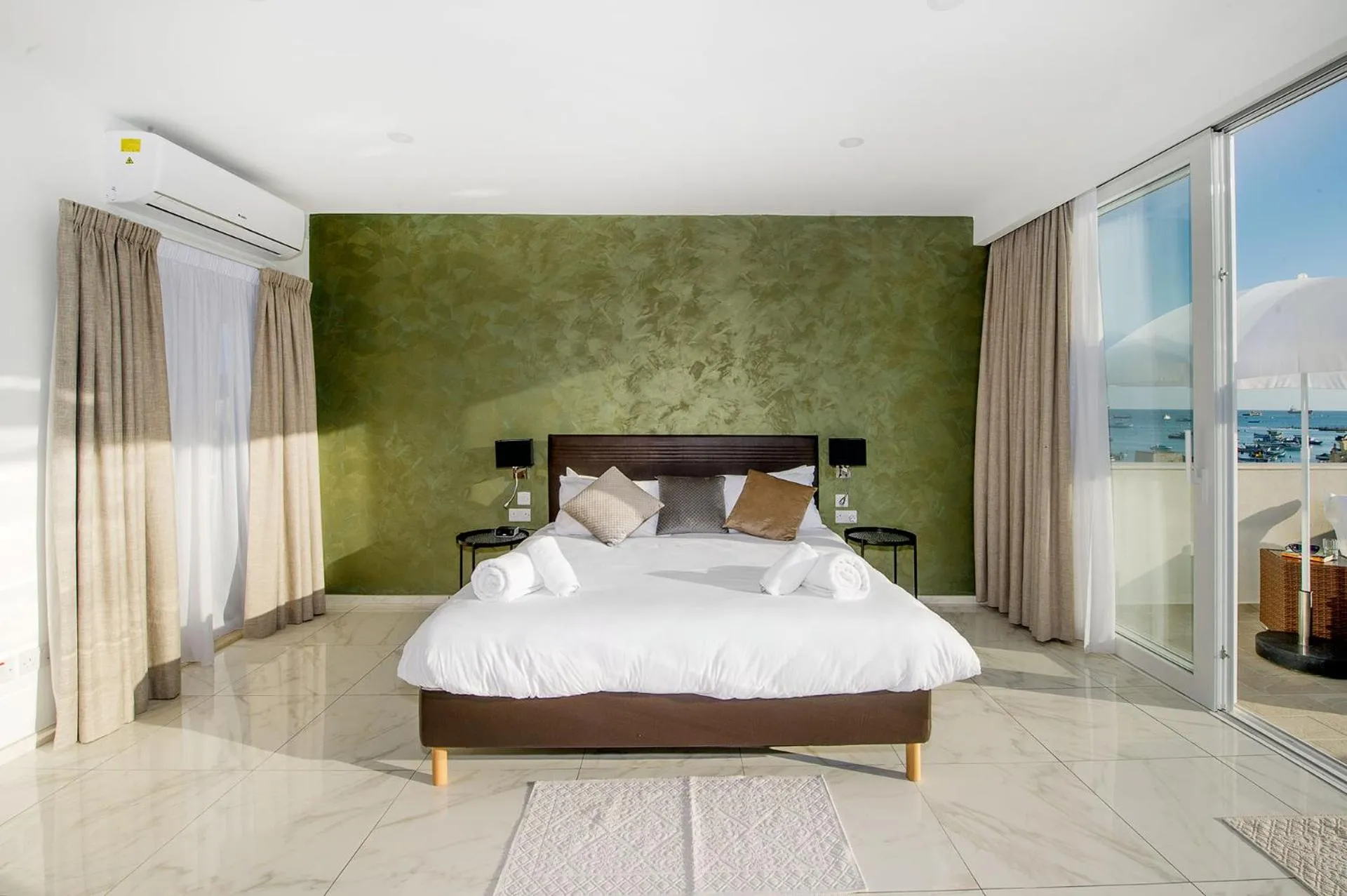 Bed in South Wind Guesthouse