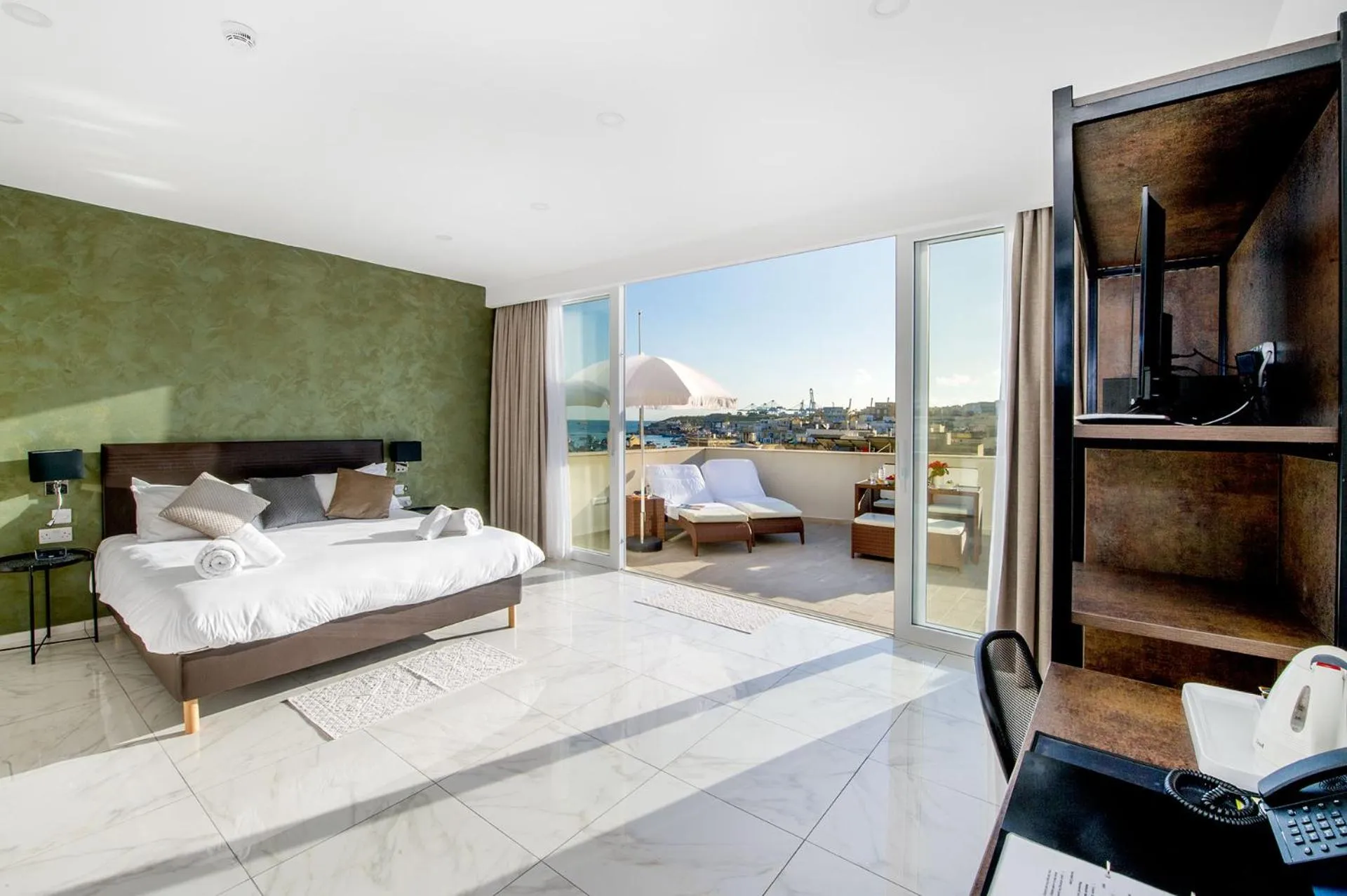 Photo of the whole room, Bed in South Wind Guesthouse