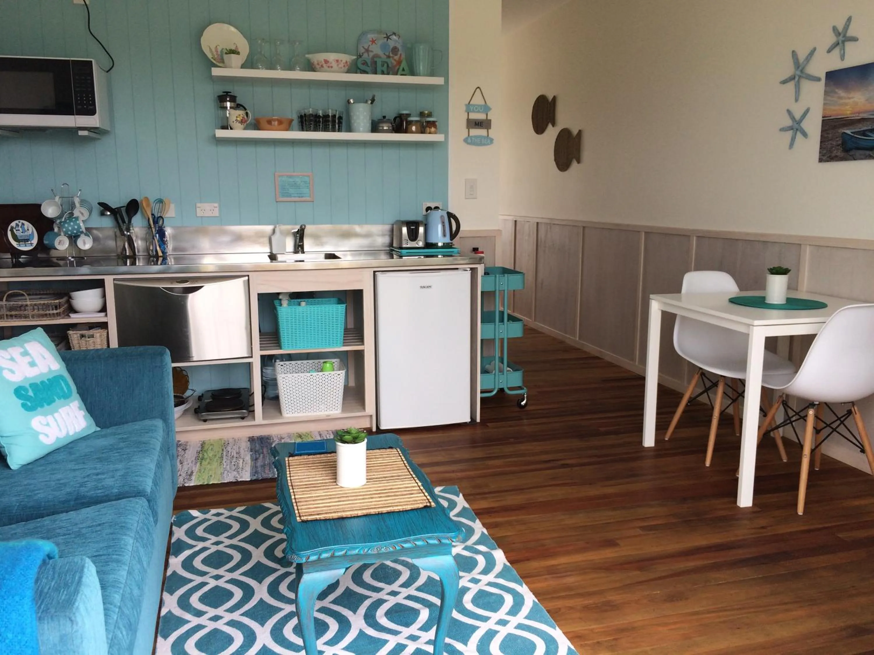 Queen Suite in Leigh Central