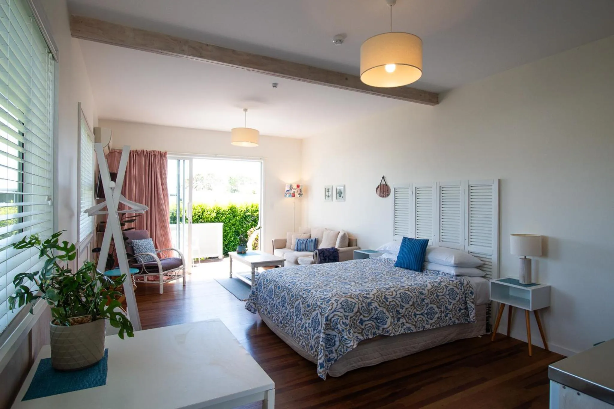 Bed in Leigh Central