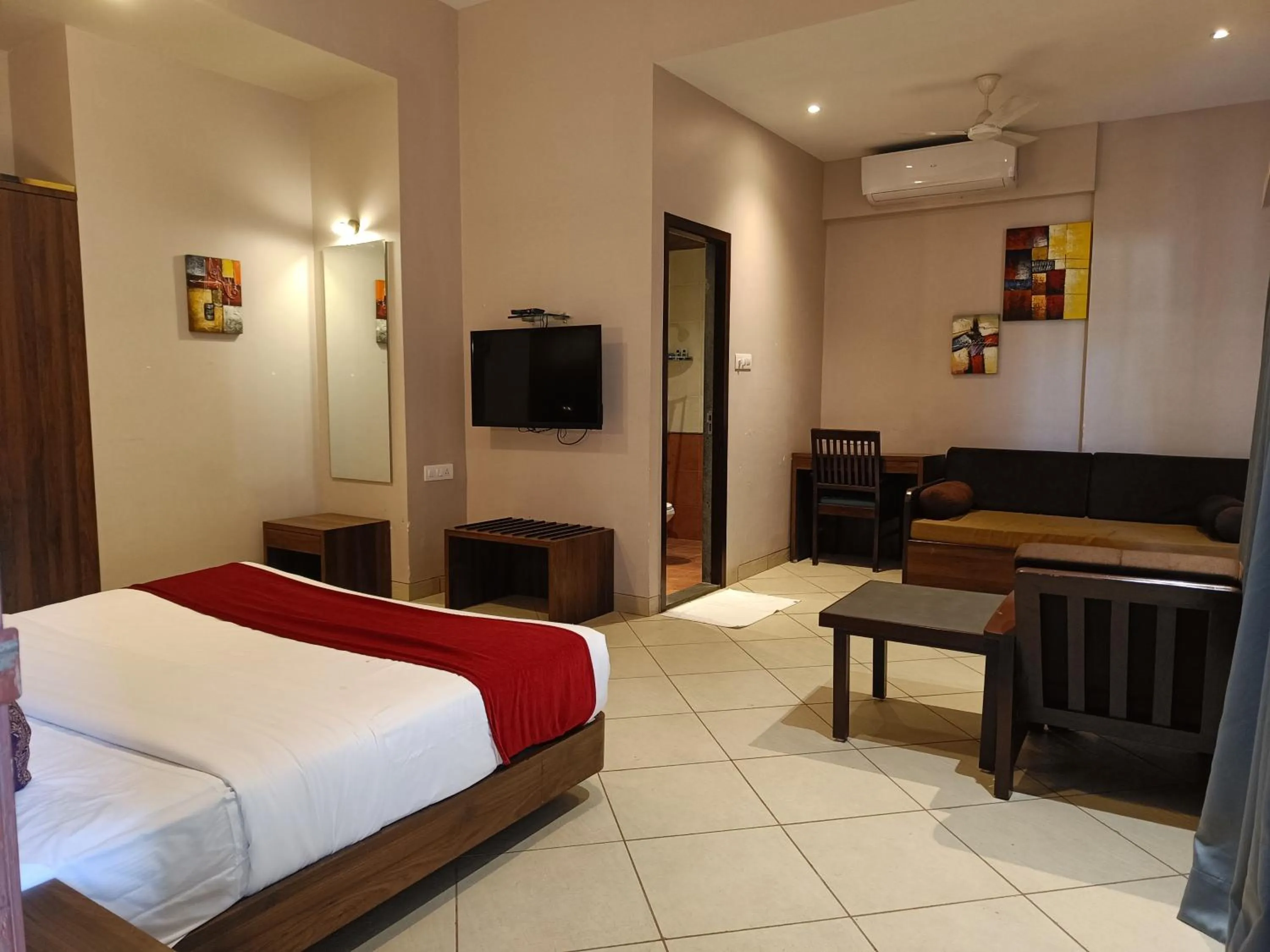 Bed in Misty Meadows, Lonavala