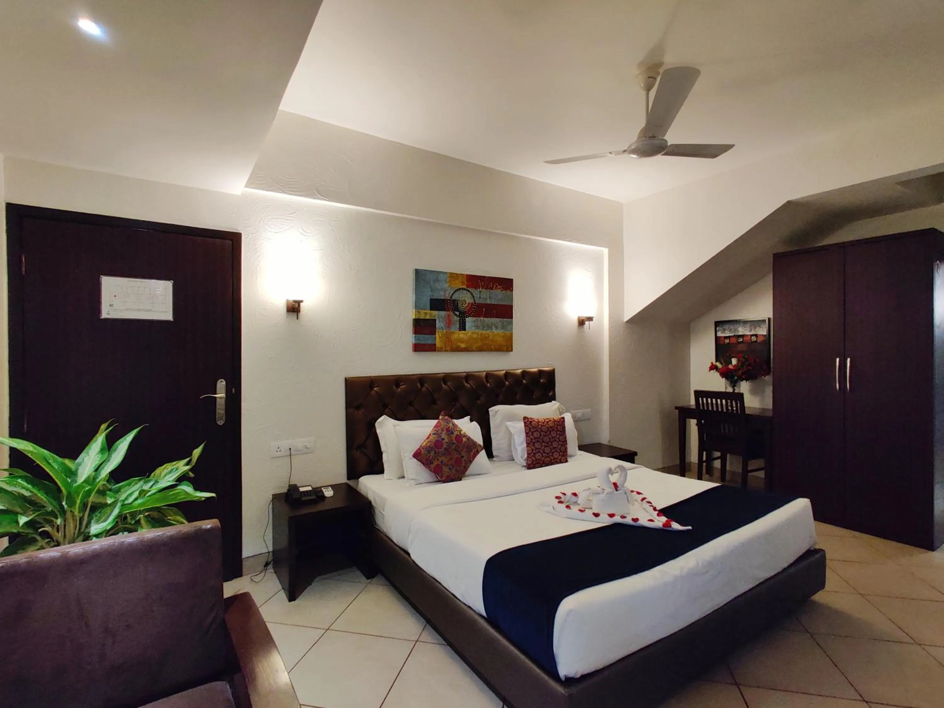 Bed in Misty Meadows, Lonavala