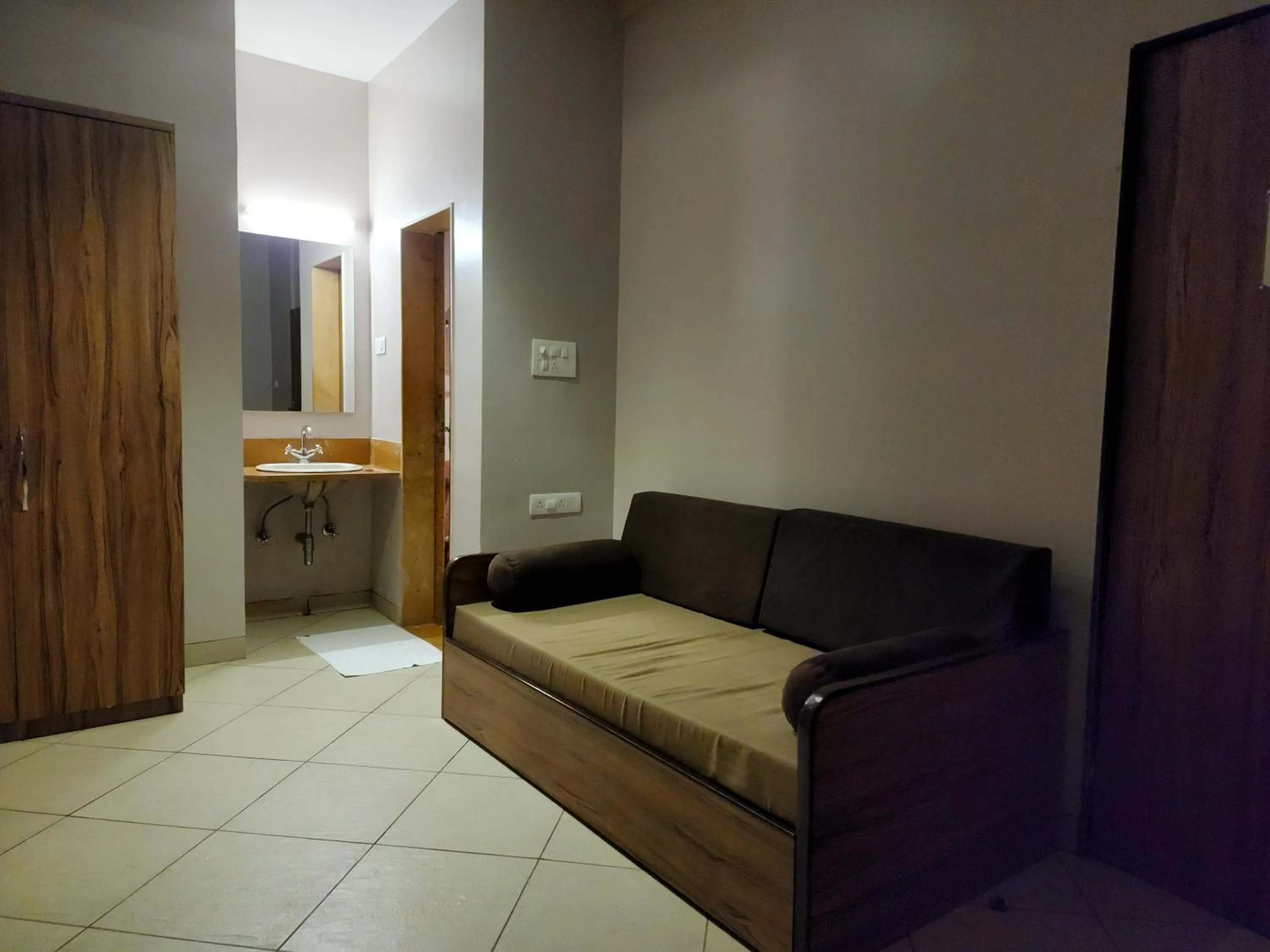 Misty Meadows, Lonavala