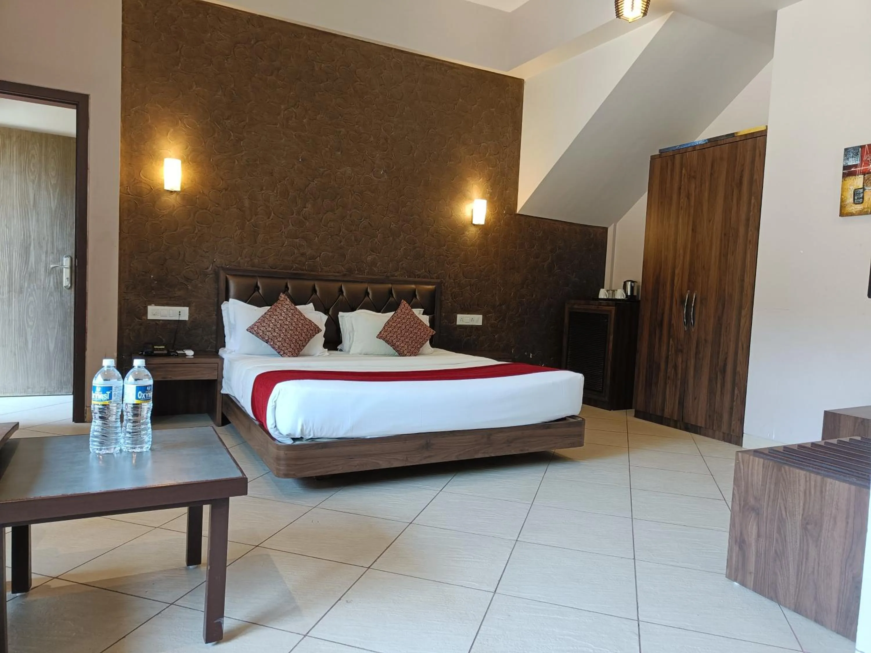 Bed in Misty Meadows, Lonavala