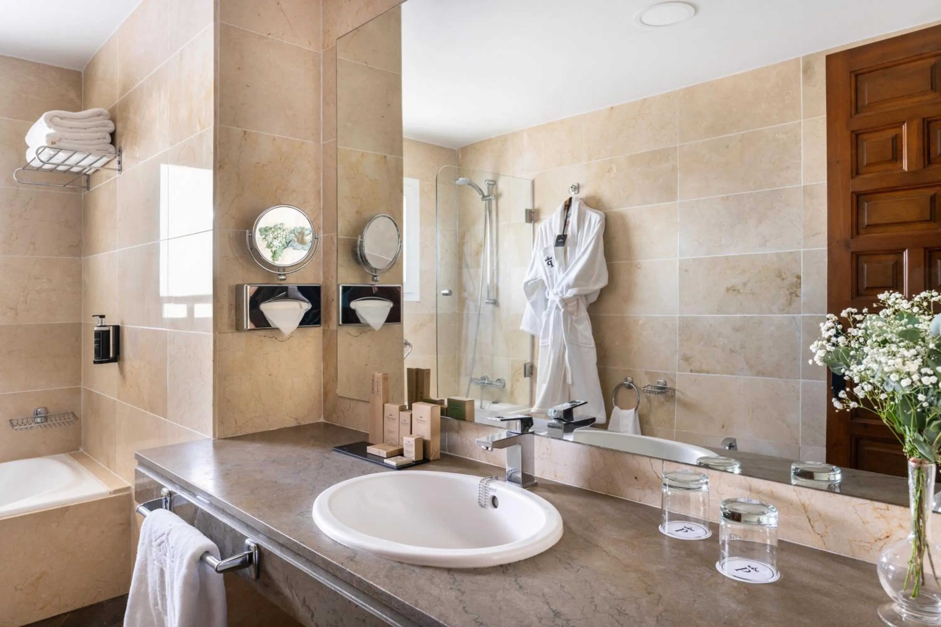 Bathroom in Parador de Málaga Gibralfaro