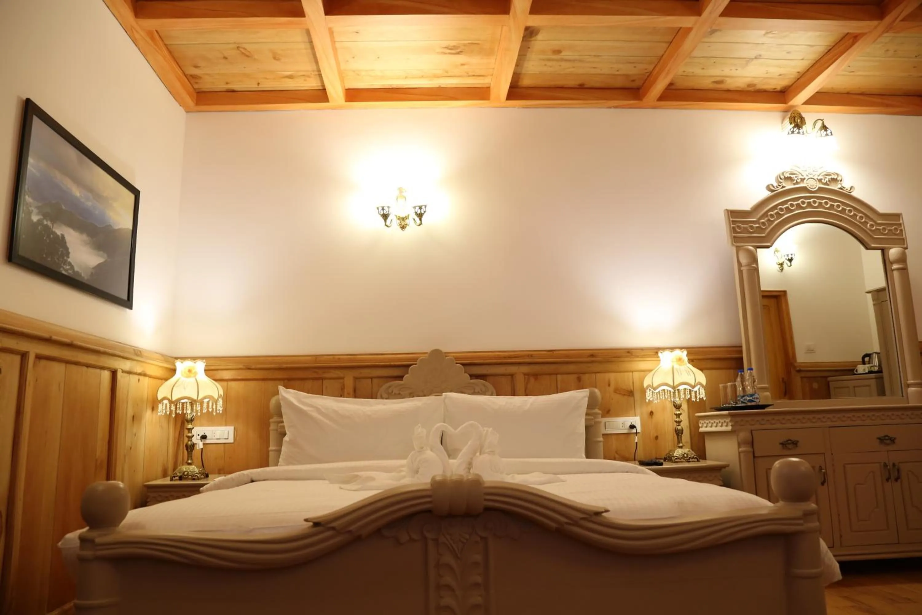 cot, Bed in West Downs - The Heritage Resort