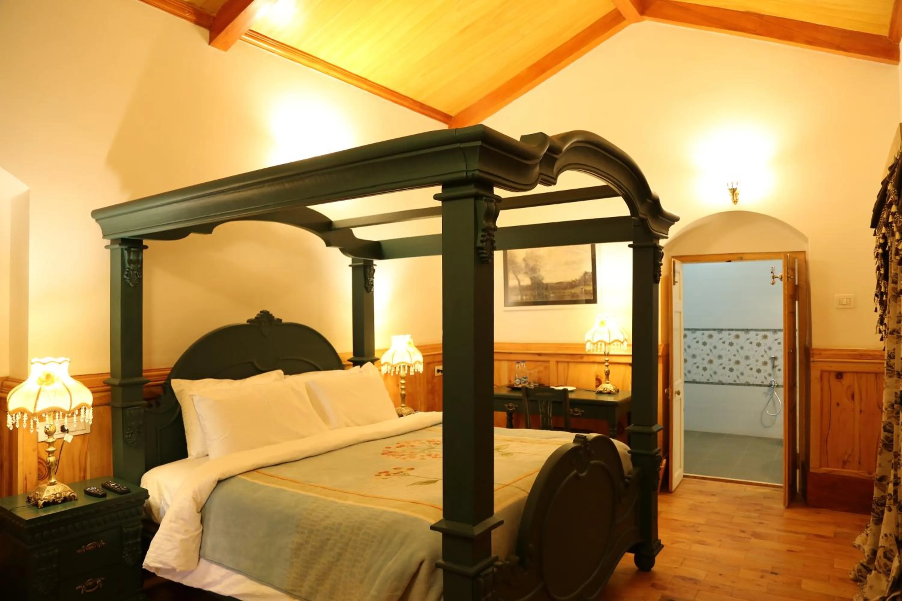 cot, Bed in West Downs - The Heritage Resort