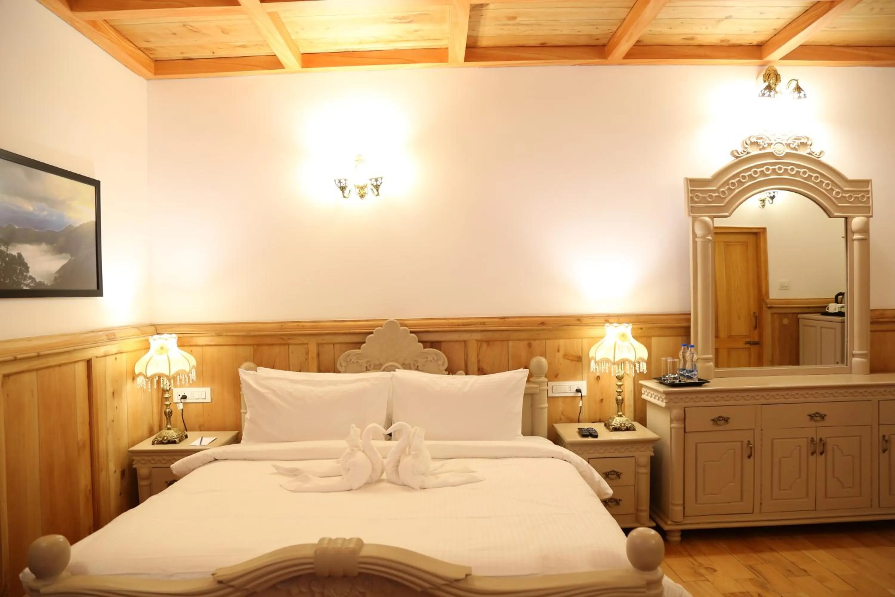 cot, Bed in West Downs - The Heritage Resort