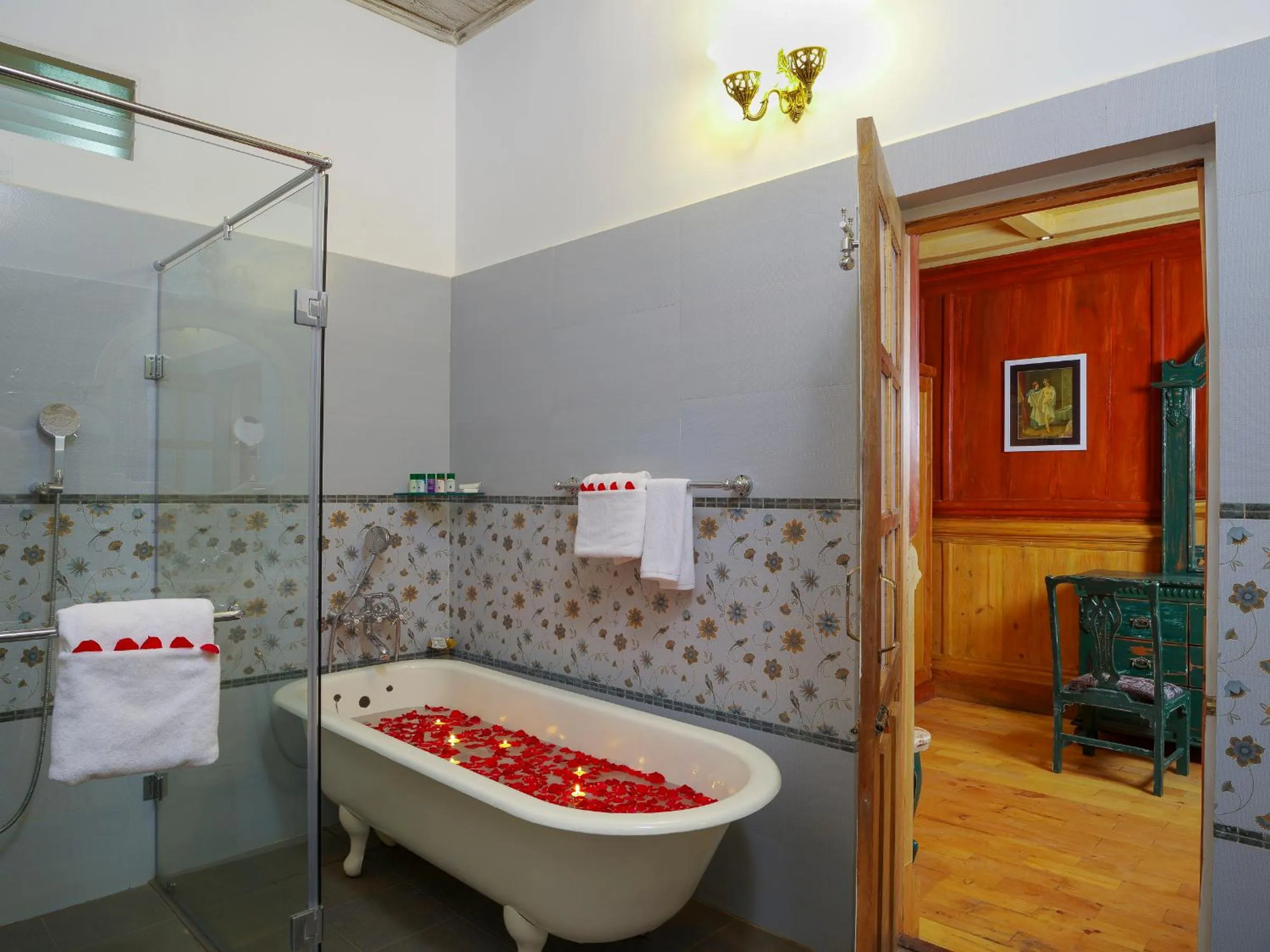 Shower in West Downs - The Heritage Resort