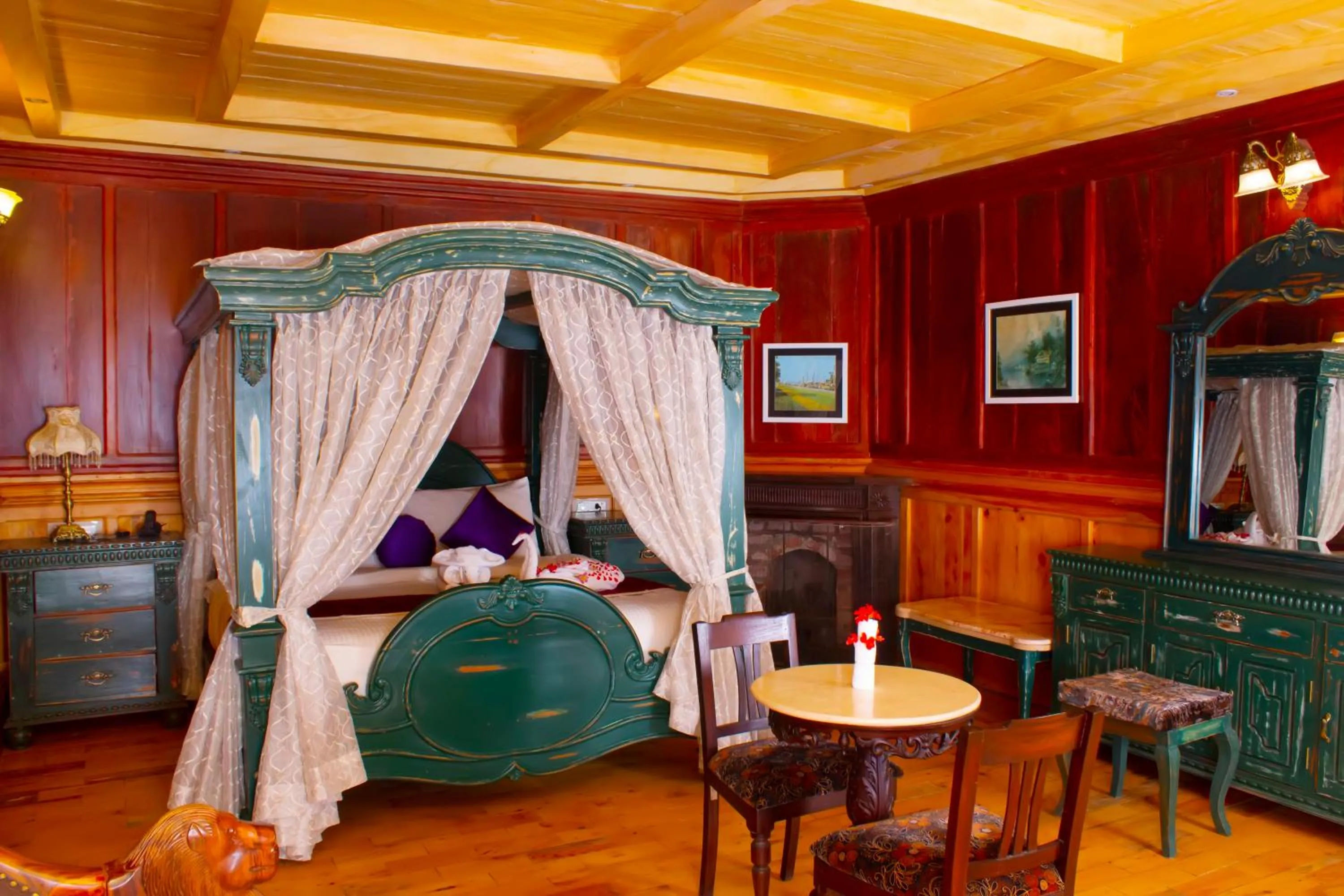 Bed in West Downs - The Heritage Resort