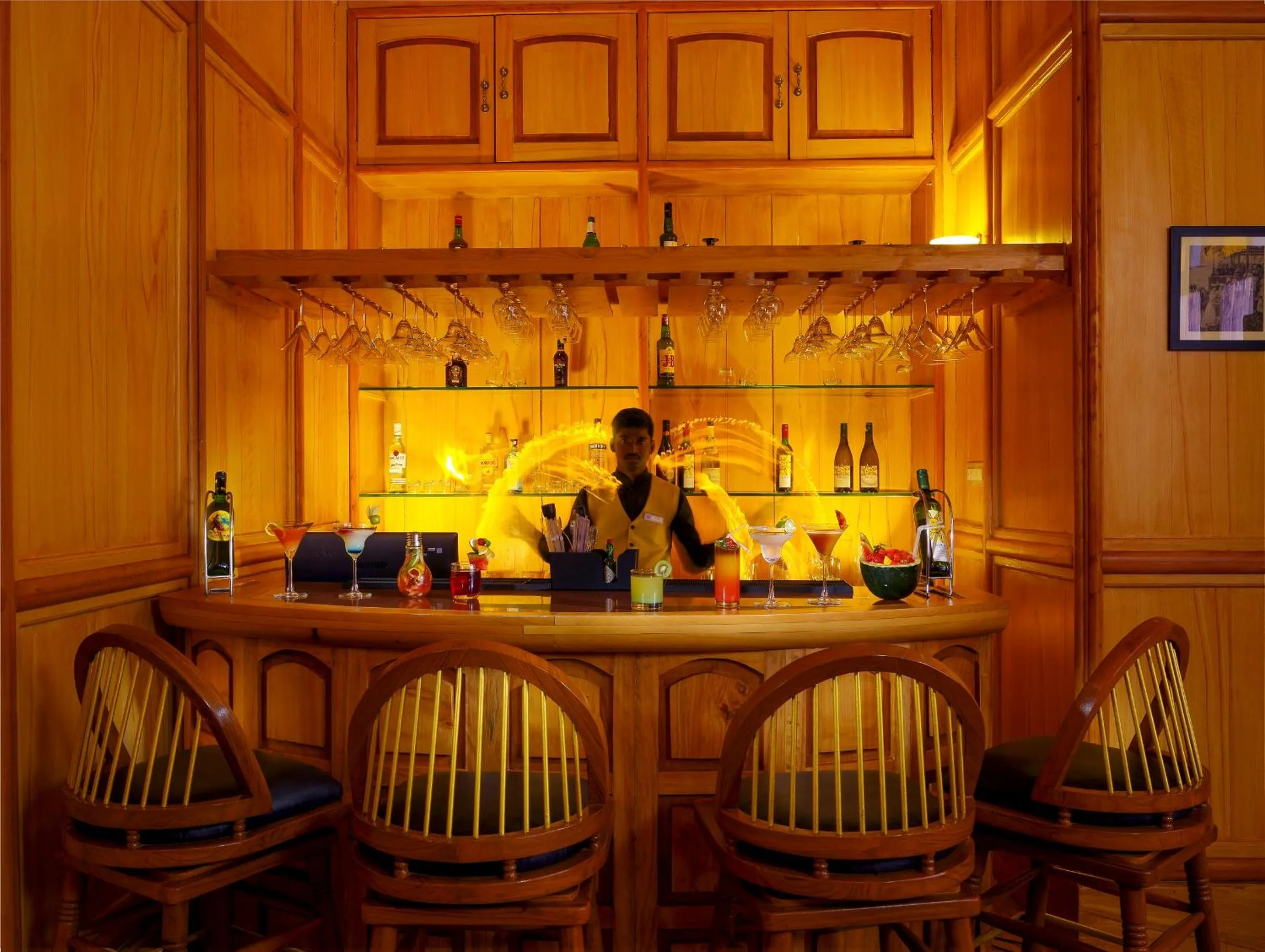 Lounge or bar in West Downs - The Heritage Resort