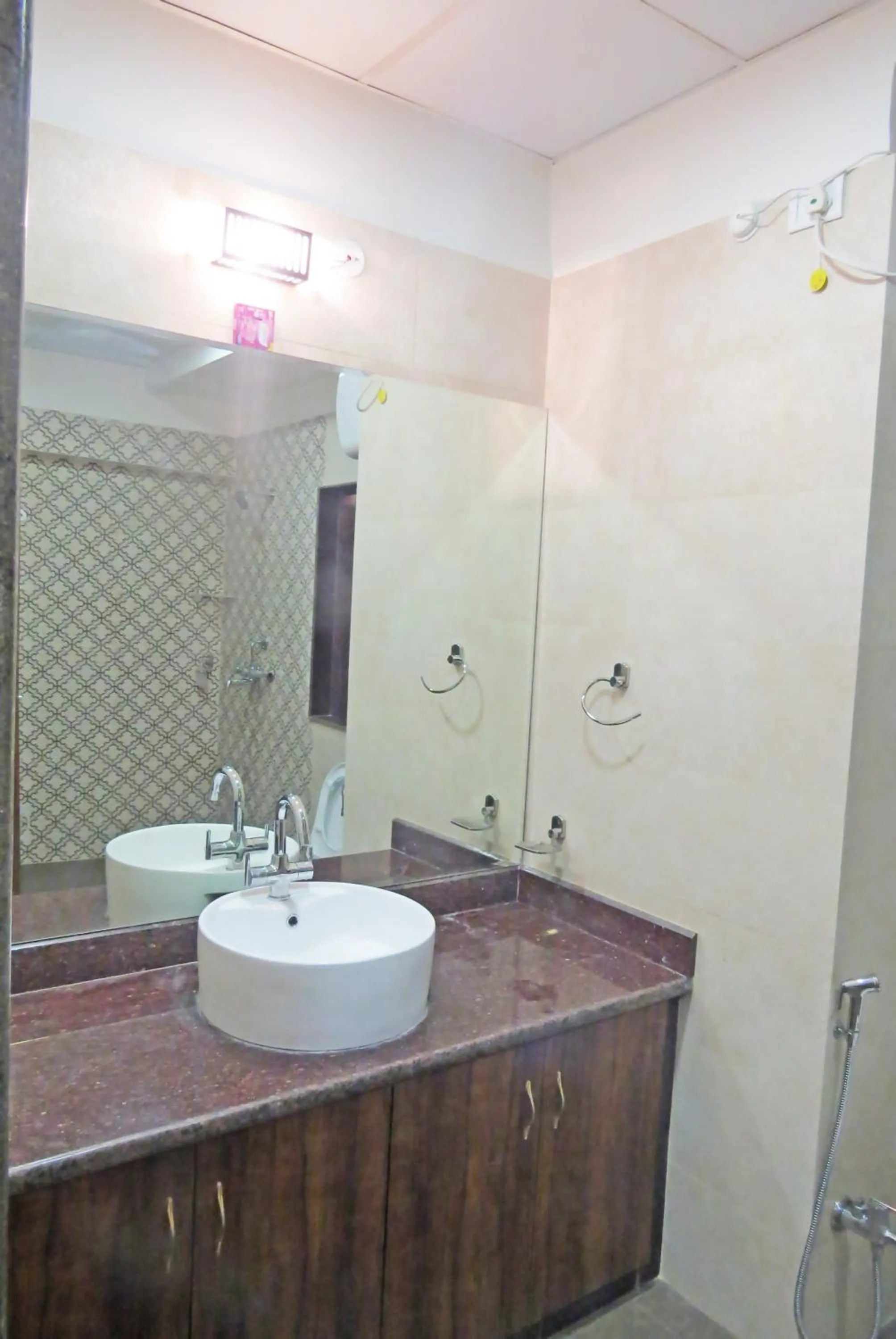 Bathroom in Hotel Rangoli