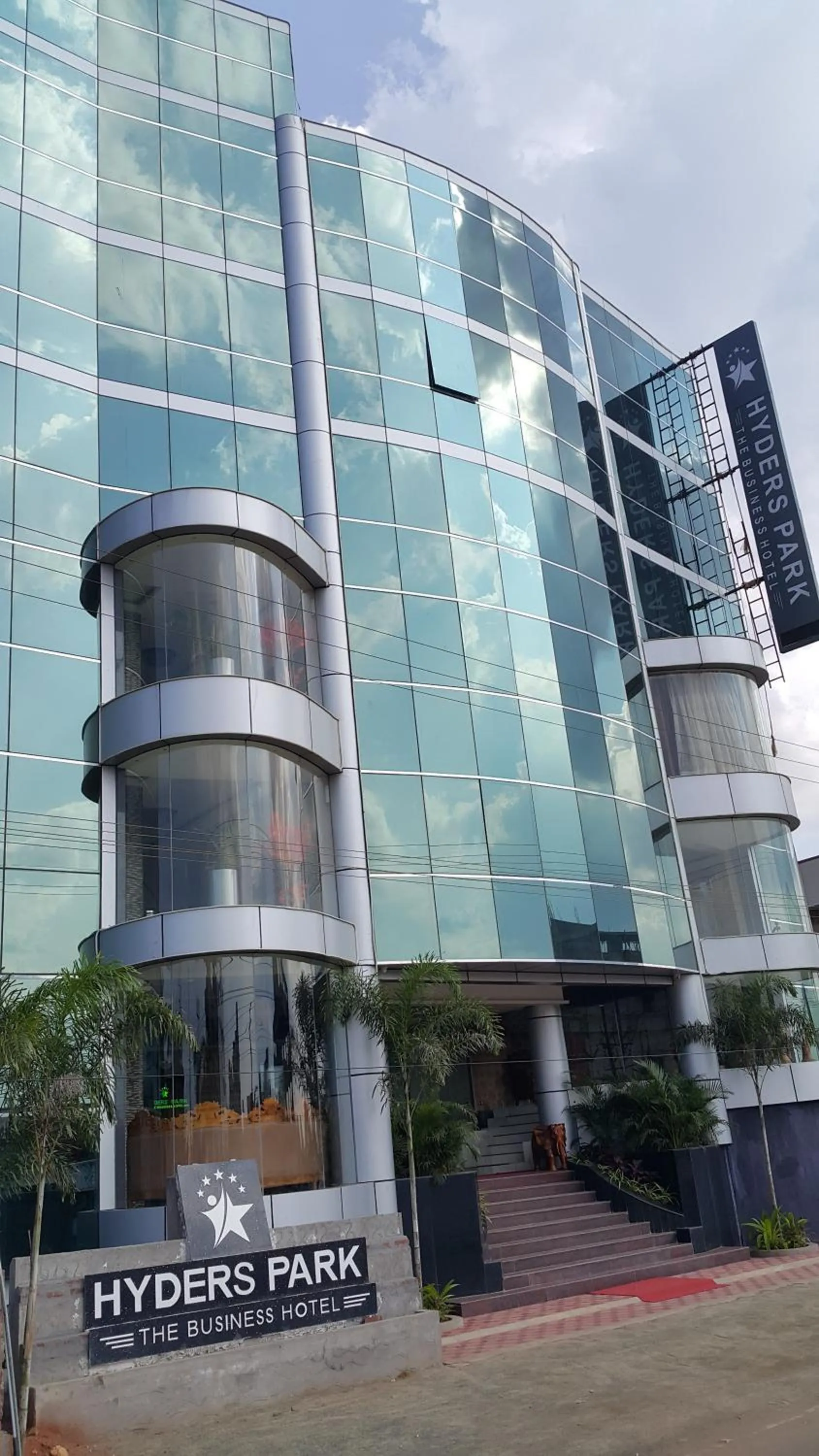Balcony/Terrace in Hyders Park The Business Hotel