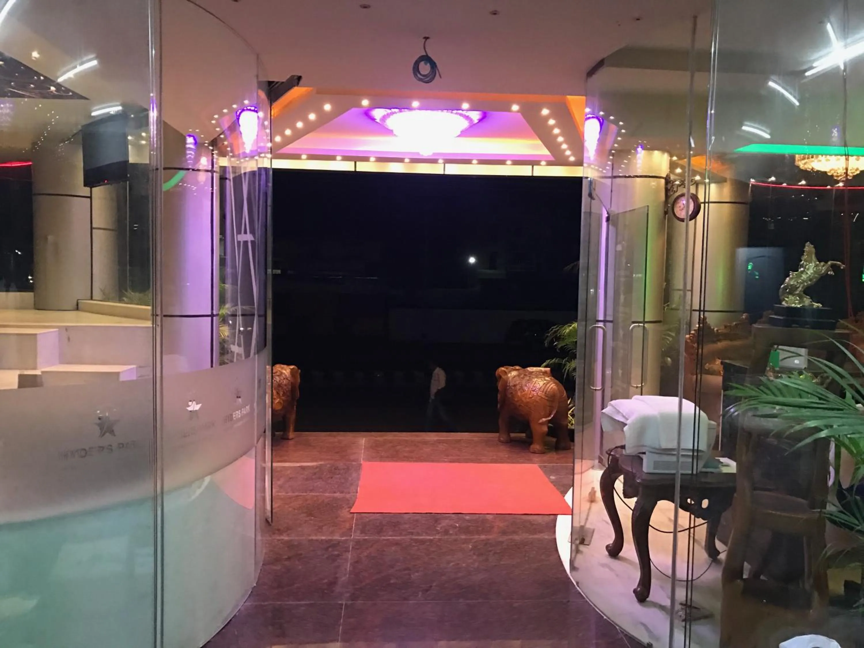 Area and facilities in Hyders Park The Business Hotel